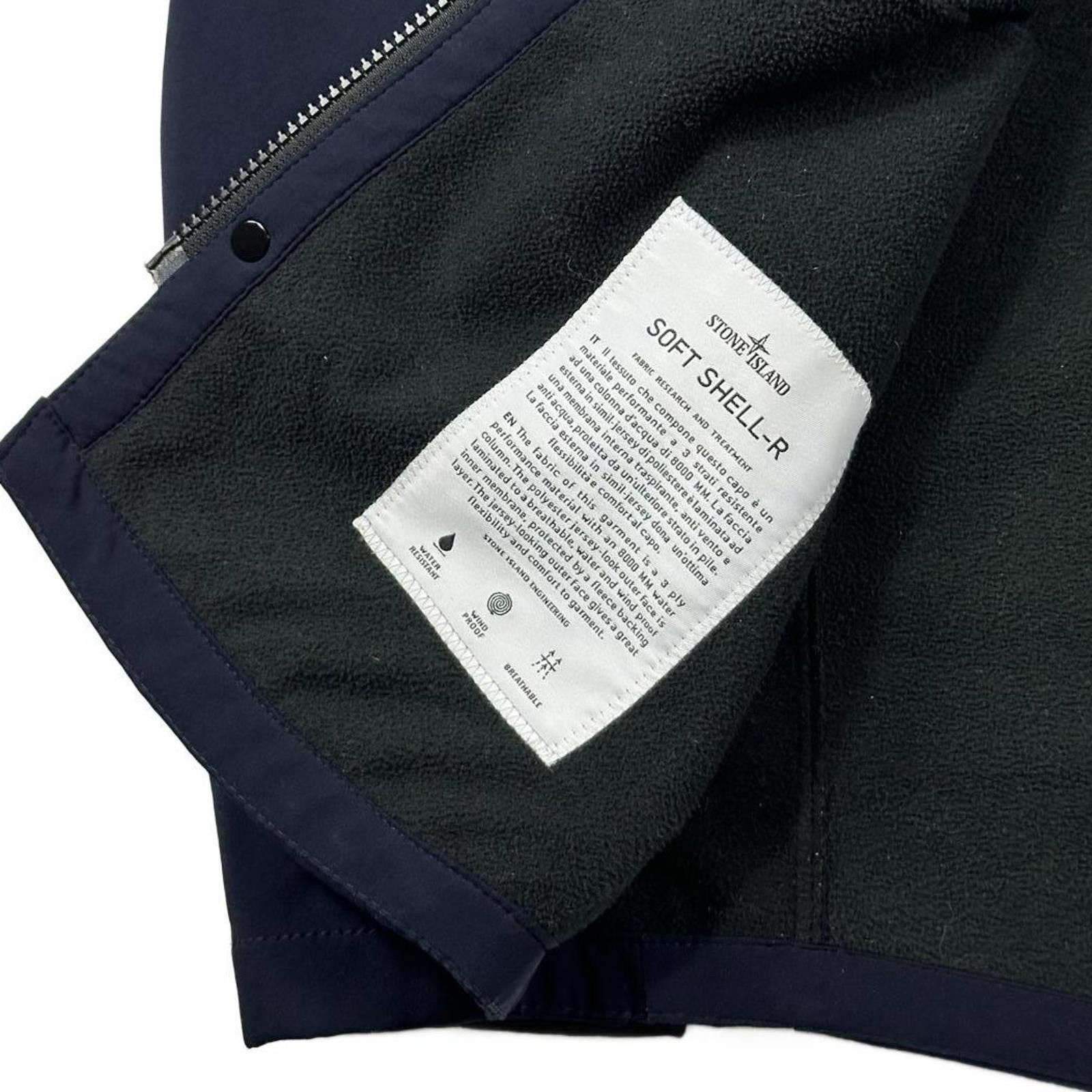 Stone Island Stone Island Soft Shell R Zip Up Jacket Navy Blue Medium Size US M / EU 48-50 / 2 - 5 Thumbnail