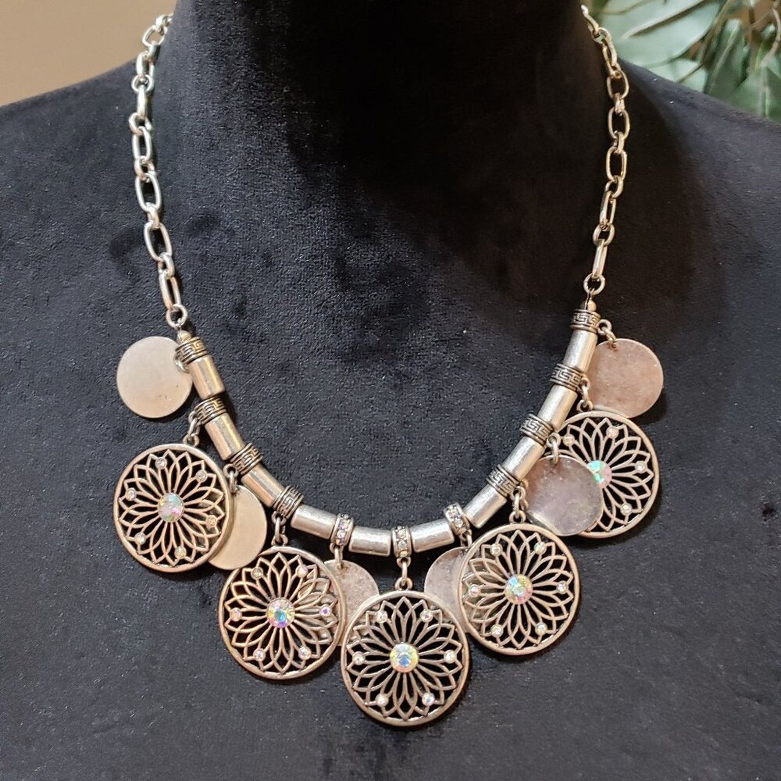 The Unbranded Brand Womens Silver Tone Discs Dreamcatchers Choker Necklace Size ONE SIZE - 1 Thumbnail