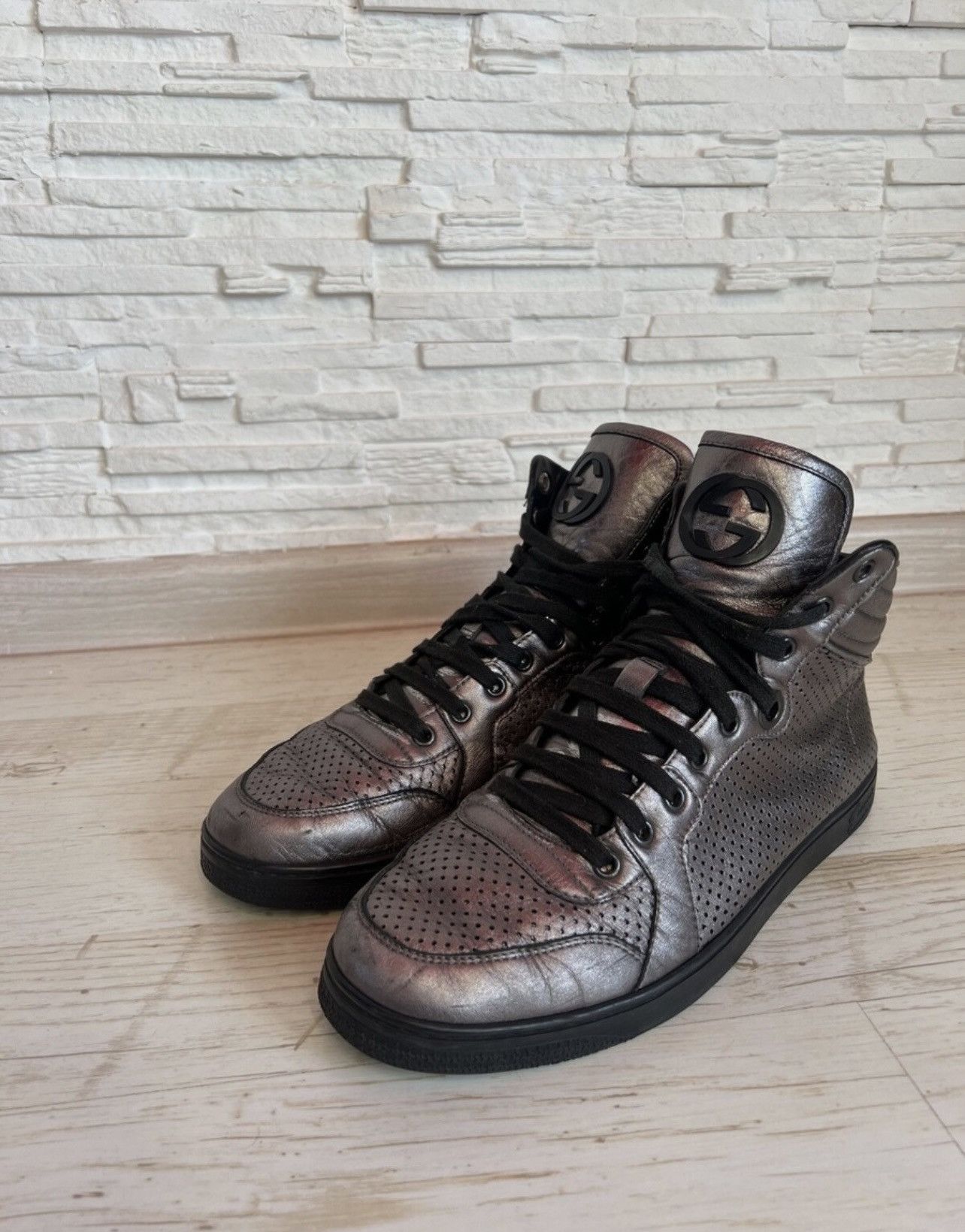 Gucci Gucci Metallic Leather Sneakers – Size 7 Size US 8 / EU 41 - 1 Thumbnail