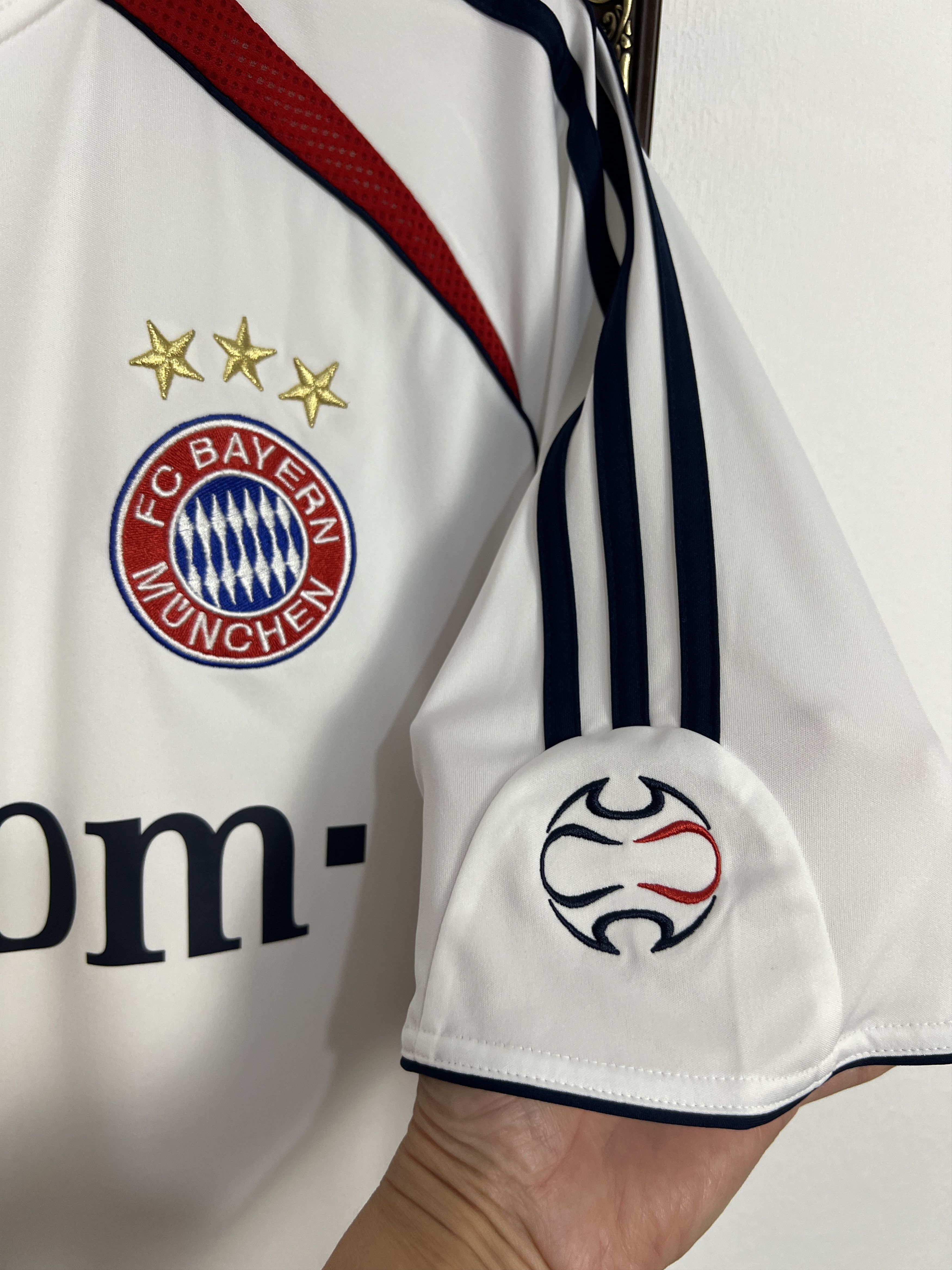 Adidas Bayern Munich Away football shirt 2006 Soccer Adidas Size US L / EU 52-54 / 3 - 4 Thumbnail