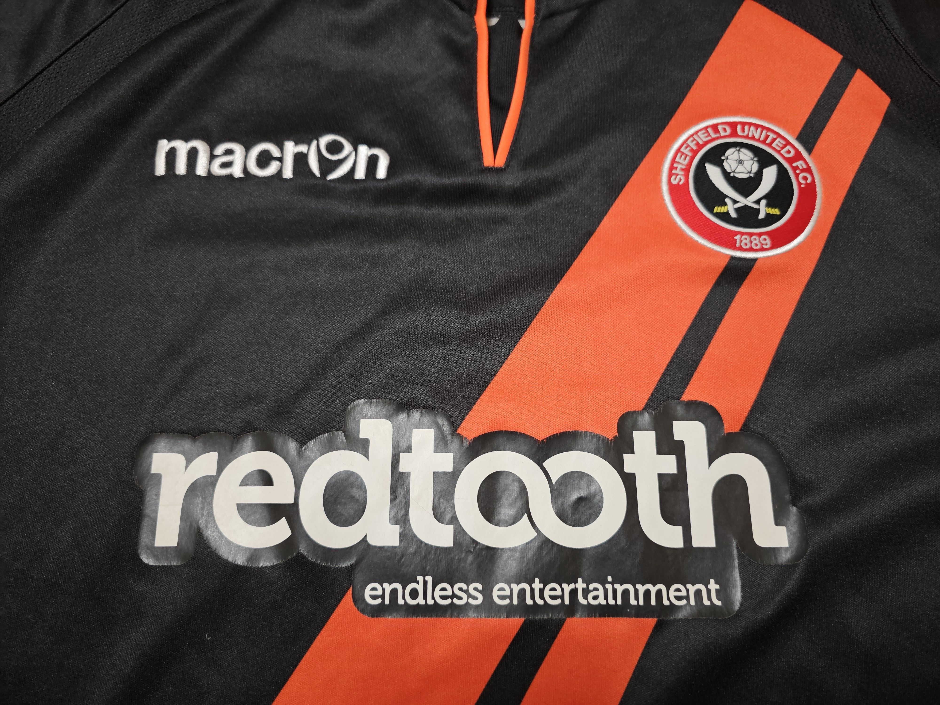 Macron SHEFFIELD UNITED 2012 2013 AWAY FOOTBALL SHIRT SOCCER JERSEY Size US L / EU 52-54 / 3 - 3 Thumbnail