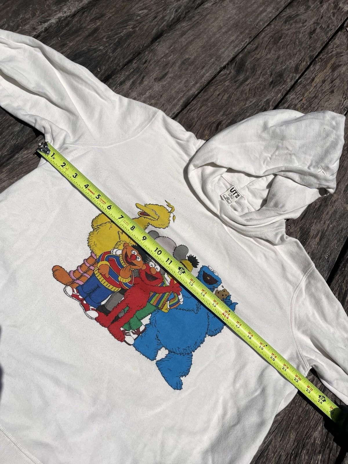 Kaws × Uniqlo Kaws Sesame Street Uniqlo Hoodie!!! Hypebeast Elmo 🤑 Size US M / EU 48-50 / 2 - 5 Thumbnail