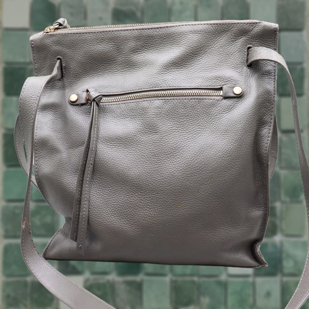 Vintage Kooba Gray Pebbled Leather Crossbody Shoulder Bag Tote Size ONE SIZE - 1 Thumbnail