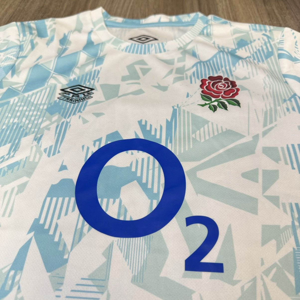 Designer × Umbro (Youth size)England rugby training shirt Size M / US 6-8 / IT 42-44 - 3 Thumbnail