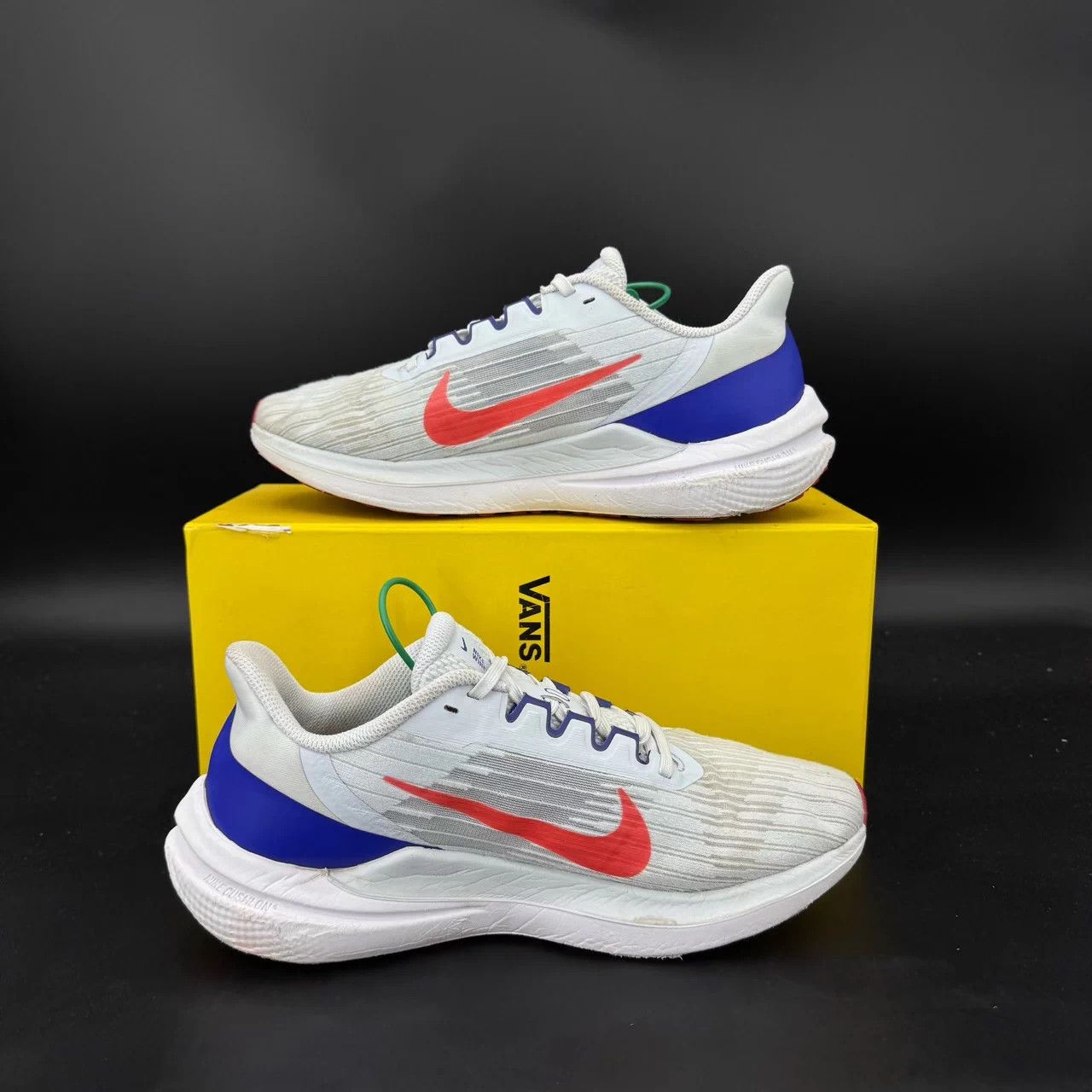 Other Nike Winflo 9 White Red Blue Size 40.5 Size US 41 - 3 Thumbnail