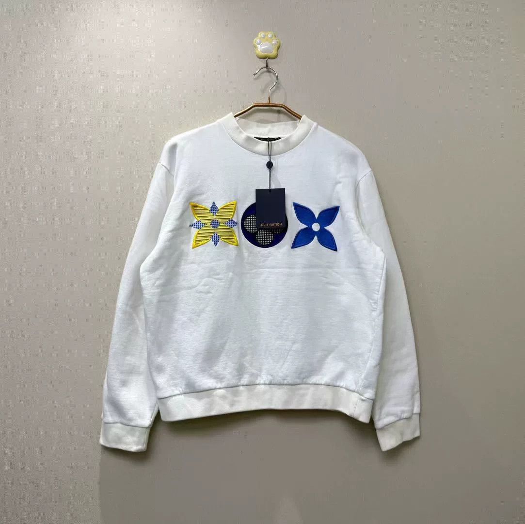 Louis Vuitton white louis vuitton embroidered logo sweatshirt Size US M / EU 48-50 / 2 - 1 Thumbnail