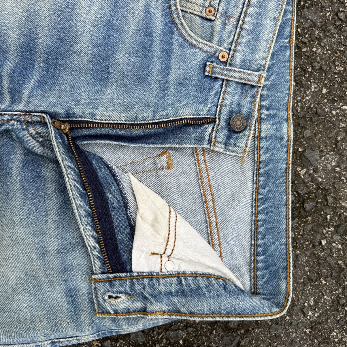 Levi's Vintage Clothing VINTAGE LEVI'S 525 LIGHT WASH FADED DENIM JEANS Size US 29 - 9 Thumbnail
