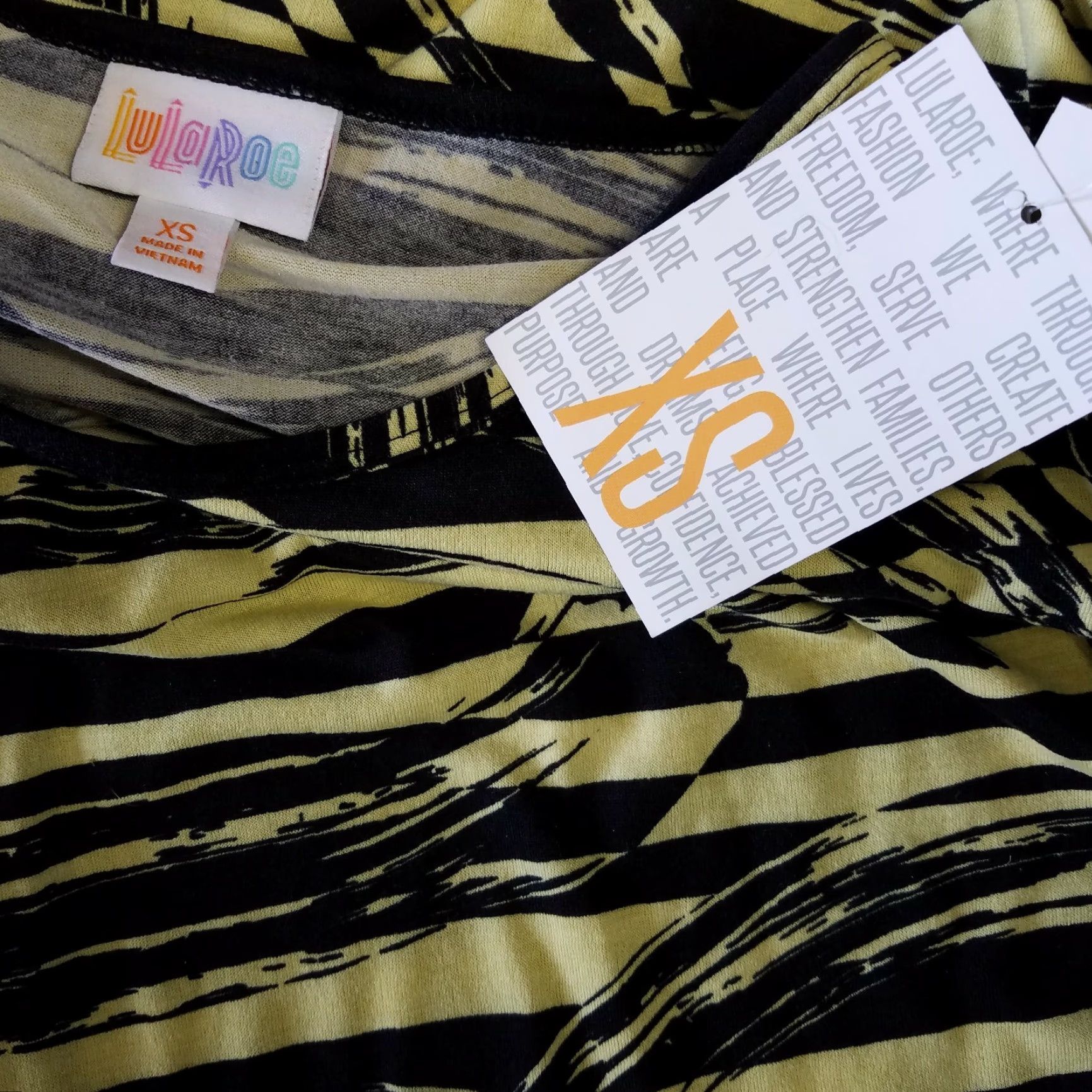 Vintage LuLaRoe Irma Top XS Black Yellow Stripes Short Sleeve Shirt Womens XS Striped T-Shirt Size XS / US 0-2 / IT 36-38 - 4 Thumbnail