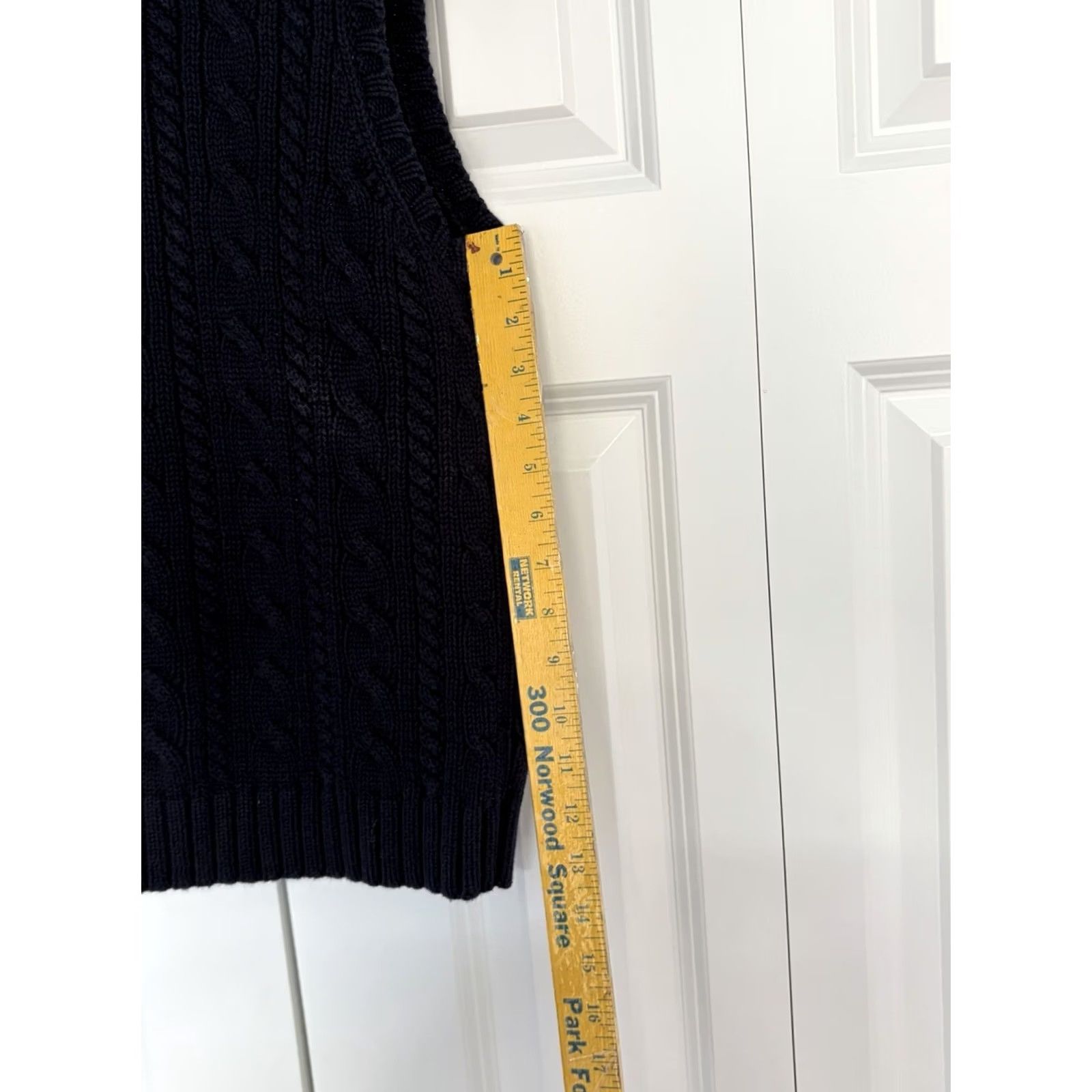 Polo Ralph Lauren VINTAGE Polo Ralph Lauren Boys Cable-Knit Navy Sweater Vest V-Neck Sleeveless sz Small Blue Cotton 1990s Boys Size S / US 4 / IT 40 - 4 Thumbnail