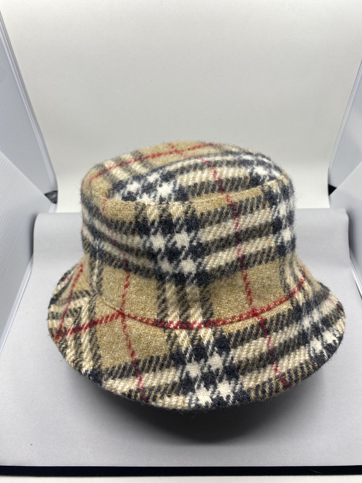Burberry × Vintage Wool Burberry Buckethat Size ONE SIZE - 1 Thumbnail