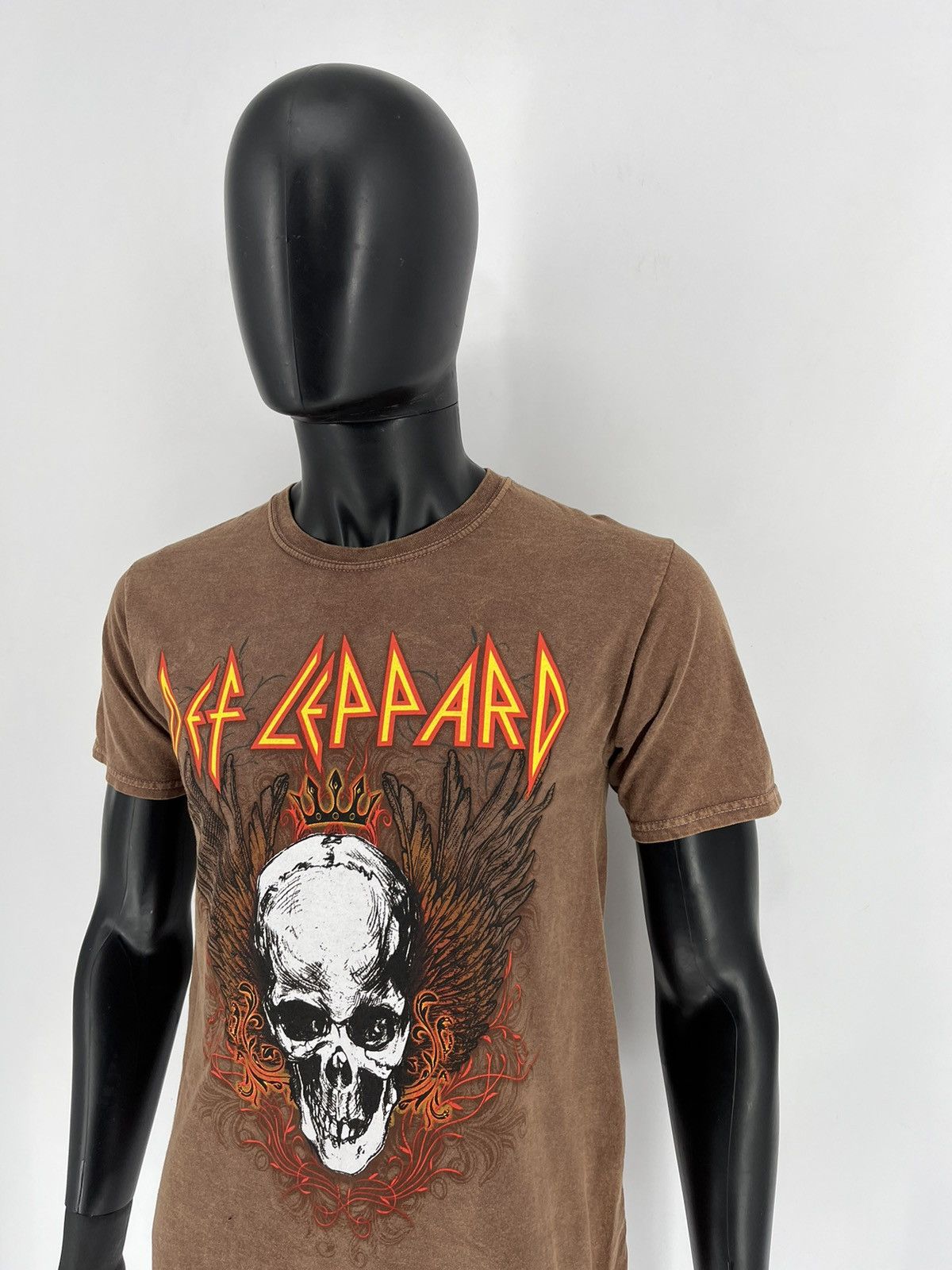 Band Tees × Vintage Vintage Y2K Def Leppard Band Tee Size S Faded Double Sided Size US S / EU 44-46 / 1 - 4 Thumbnail