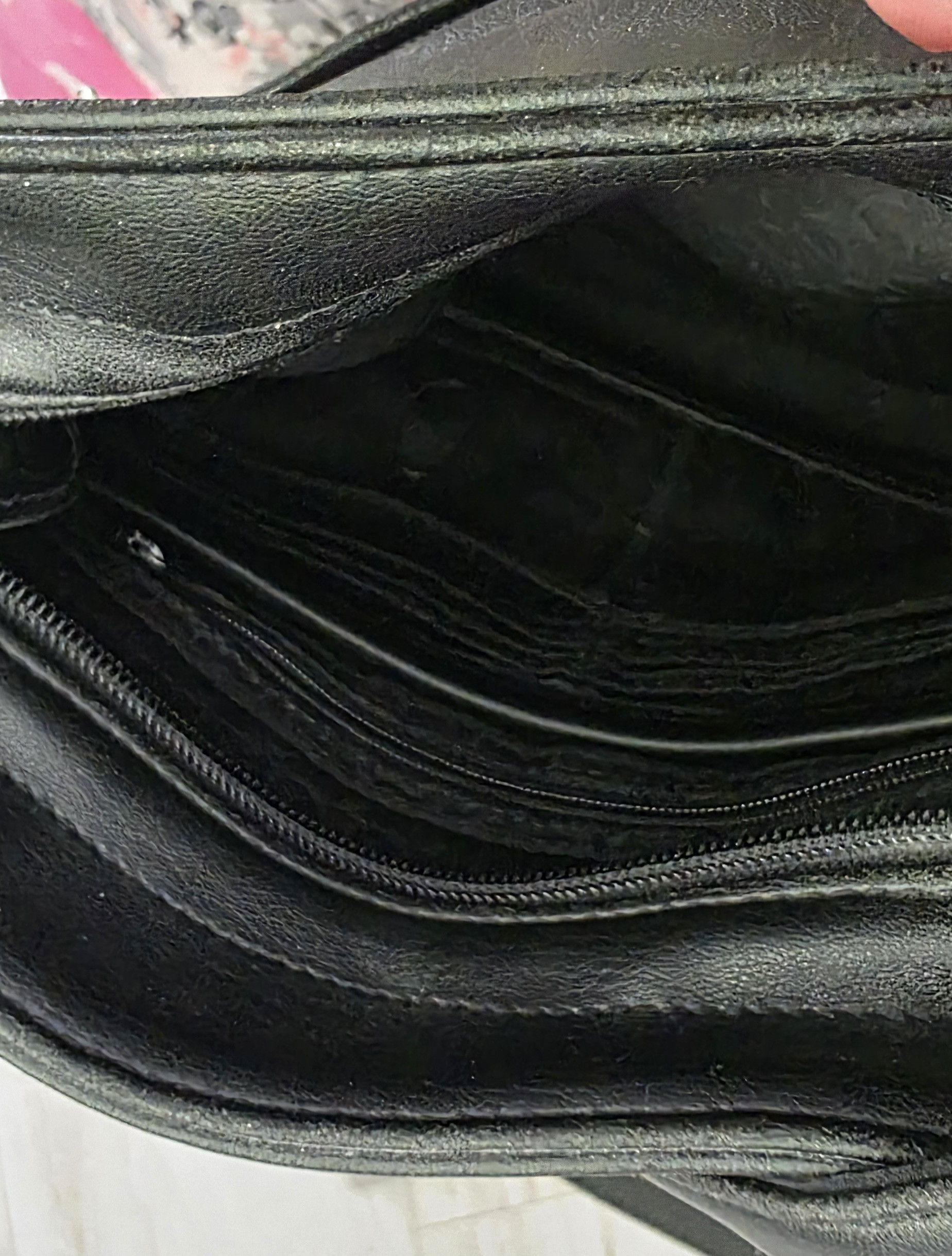 Unknown London Liz Claiborne Black Leather Crossbody Purse 9" L 3" W 9" H Size ONE SIZE - 7 Thumbnail