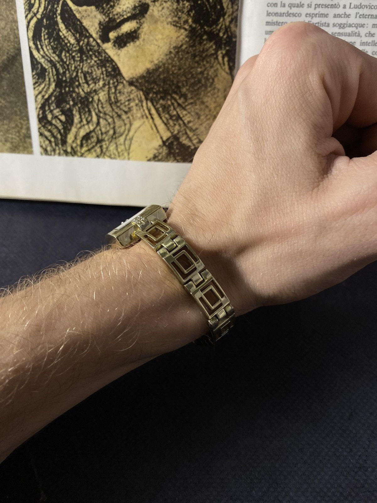 Japanese Brand Elegant Avon Quartz Watch - Gold Tone, Tested Working Size ONE SIZE - 10 Thumbnail