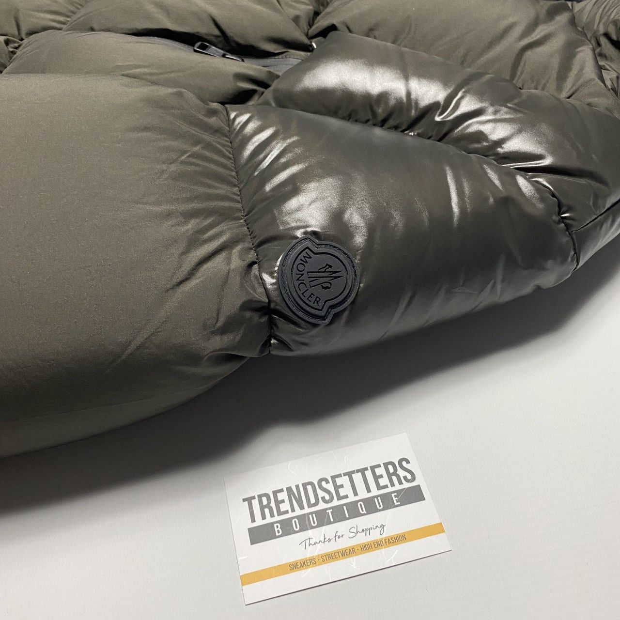 Moncler Moncler Size 3 M L brown khaki green mens puffer jacket down Size US L / EU 52-54 / 3 - 10 Thumbnail