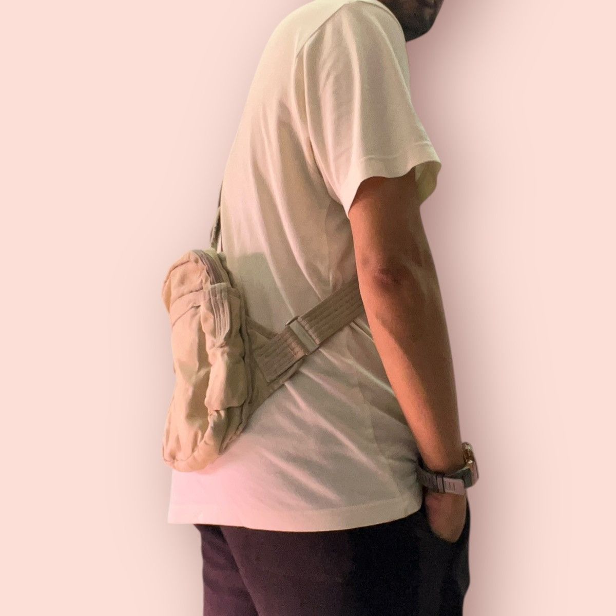 Japanese Brand × Jun Takahashi × Uniqlo VINTAGE Y2k UNIQLO BEIGE CROSSBODY BODYBAG Size ONE SIZE - 15 Thumbnail