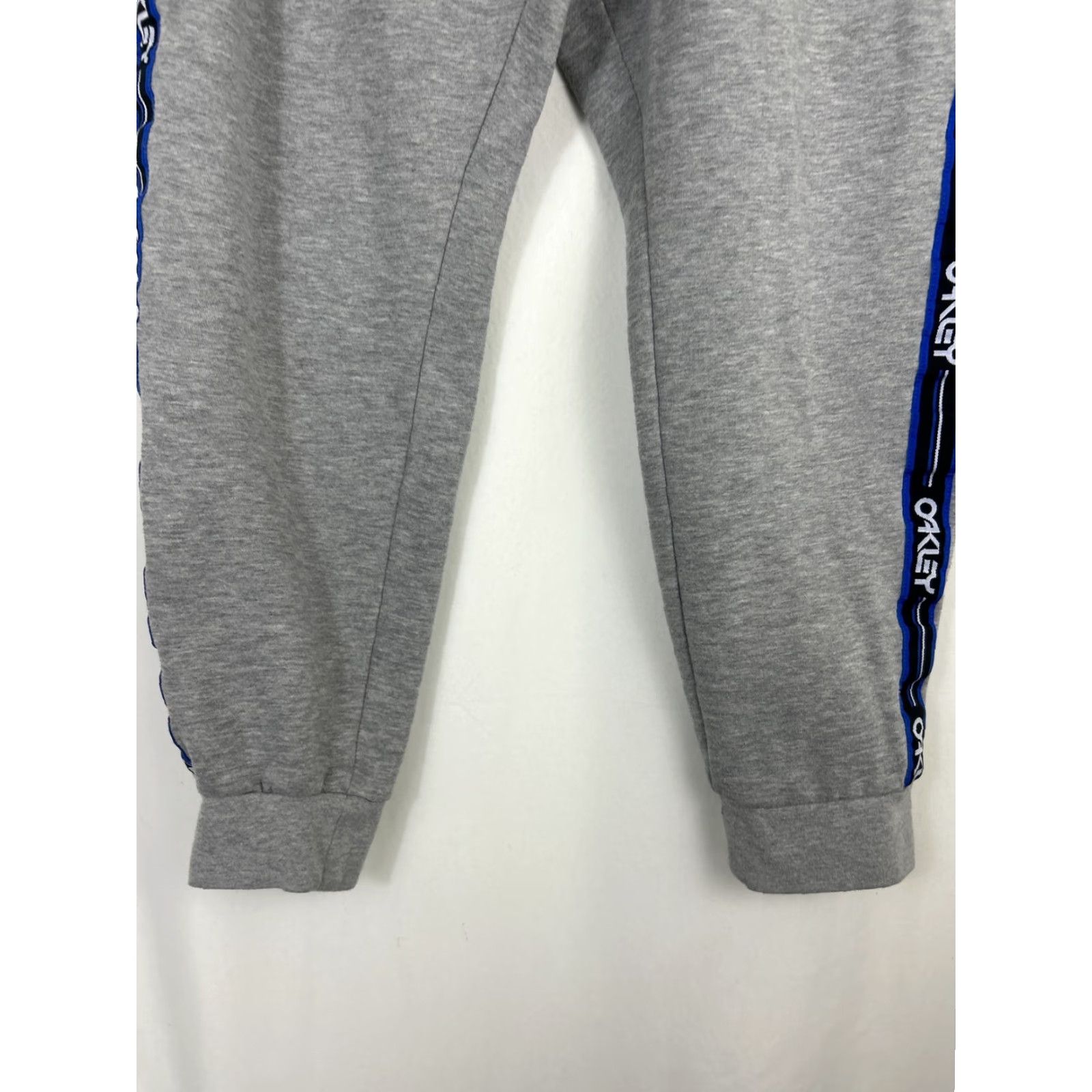 Oakley Oakley Mens Large Custom Fit Gray Ankle Piping Joggers Blue Black 34x28 Pants Activewear Mens L Size US 33 - 2 Thumbnail