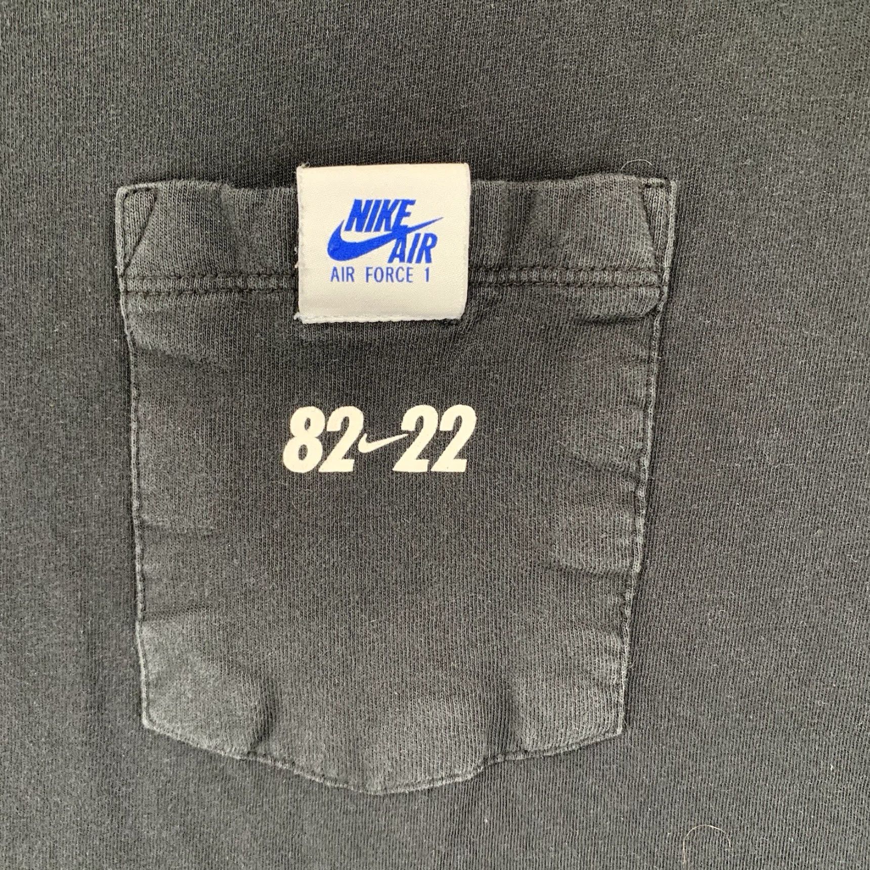 Nike VINTAGE Nike T-Shirt Men Medium Black 90s Retro Air Force One AF1 Logo Graphic Size US M / EU 48-50 / 2 - 3 Thumbnail