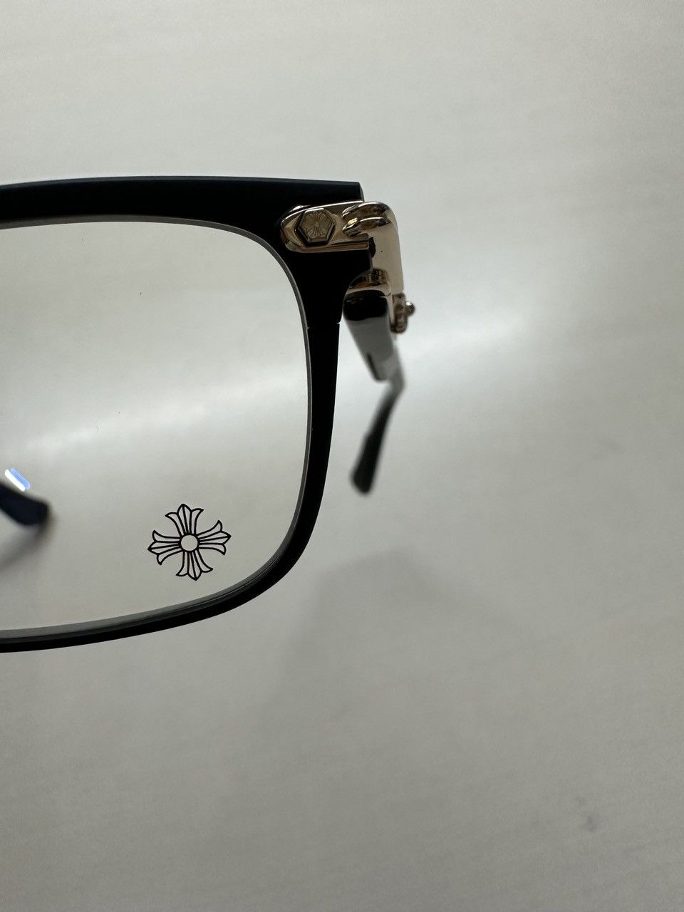 Chrome Hearts Chrome Hearts YOU'RE LATE BK/GP Cross Glasses Frame Size ONE SIZE - 13 Thumbnail