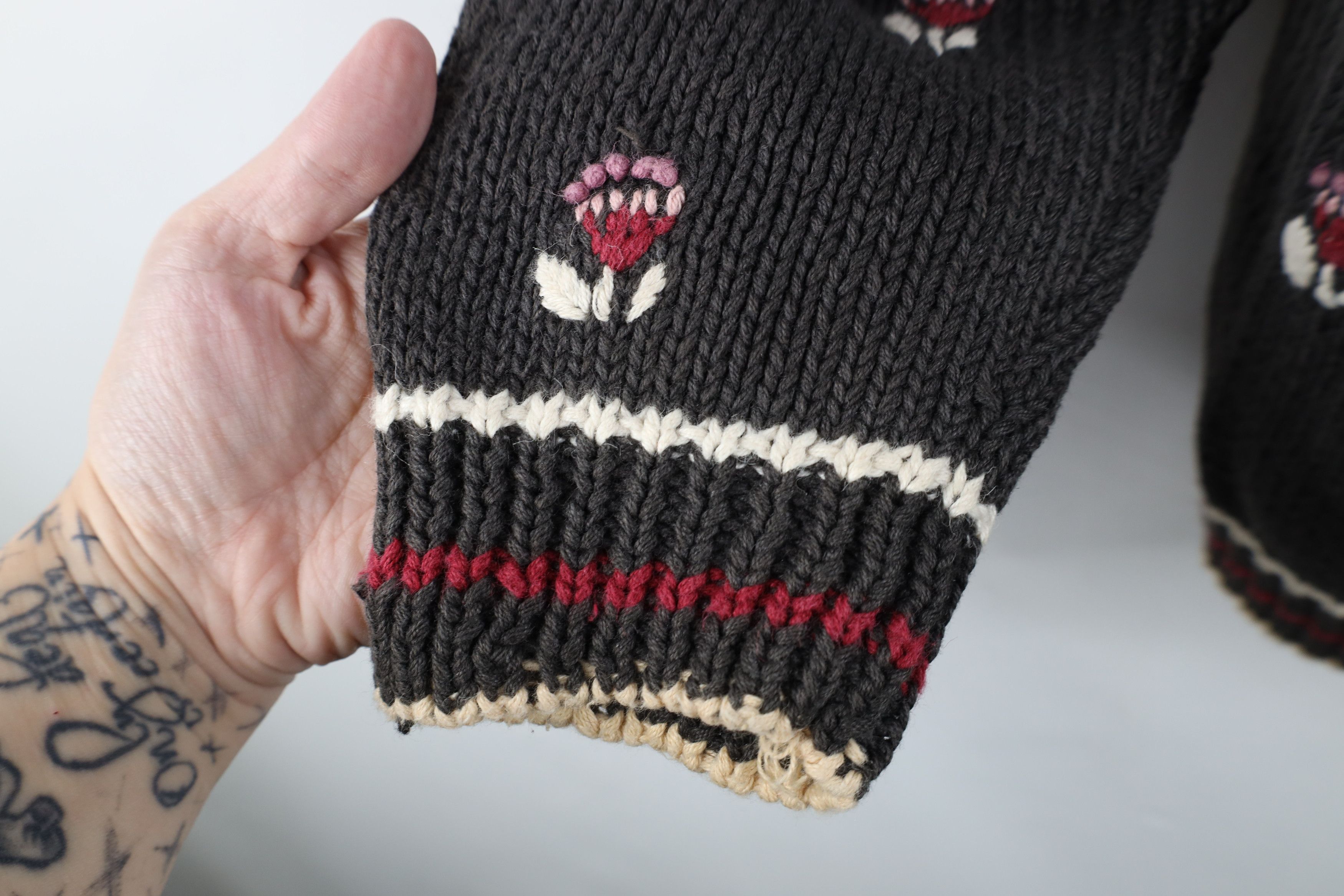Vintage Vintage 90s Embroidered Flower Fair Isle Cardigan Sweater Size M / US 6-8 / IT 42-44 - 6 Thumbnail