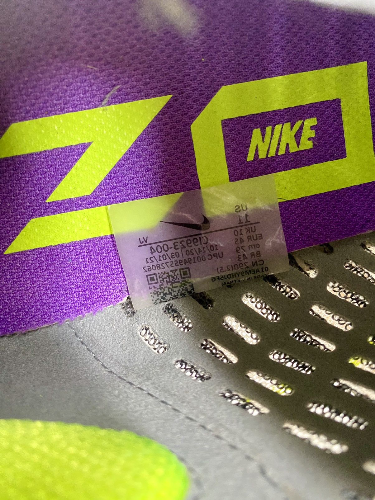 Nike Nike Air Zoom Tempo Next% FK Particle Grey Volt 11 M Size US 11 / EU 44 - 2 Thumbnail