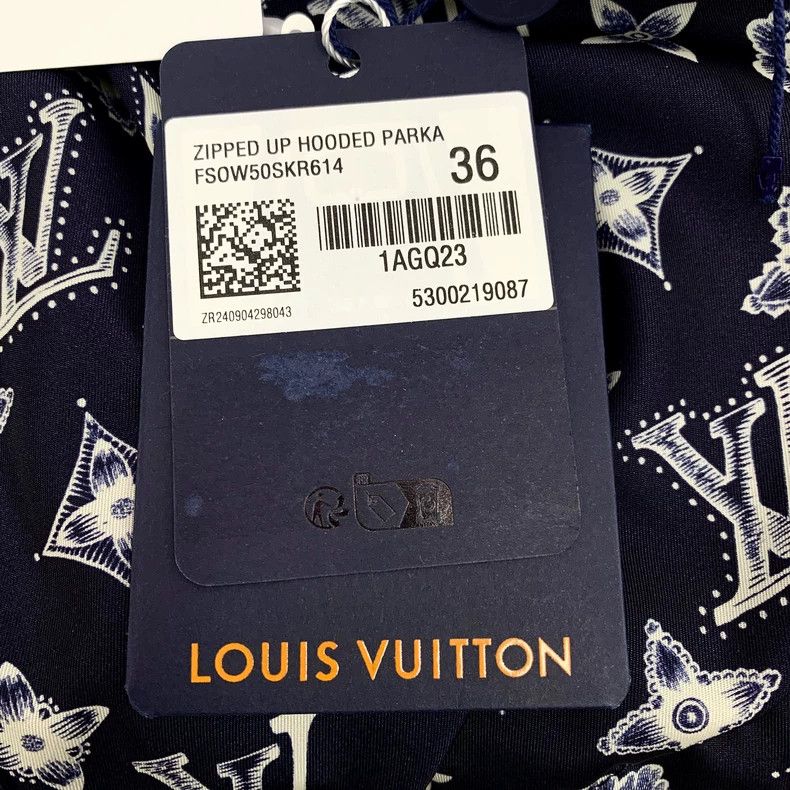 Louis Vuitton Louis Vuitton 25 dark blue logo full print hooded drawstri Size XS / US 0-2 / IT 36-38 - 9 Thumbnail