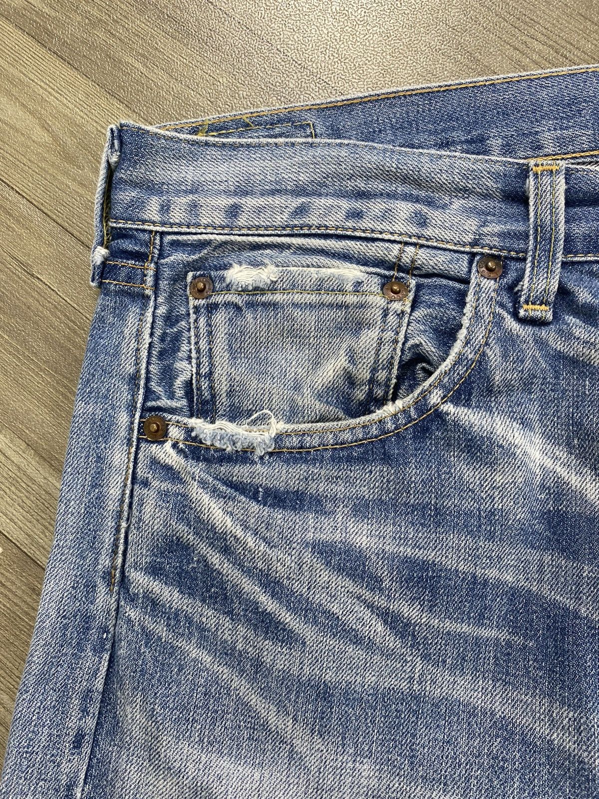 Levi's Vintage Clothing 🇯🇵Vintage Levis 501XX LVC Rindem Selvedge Distressed Jeans Size US 36 / EU 52 - 7 Thumbnail