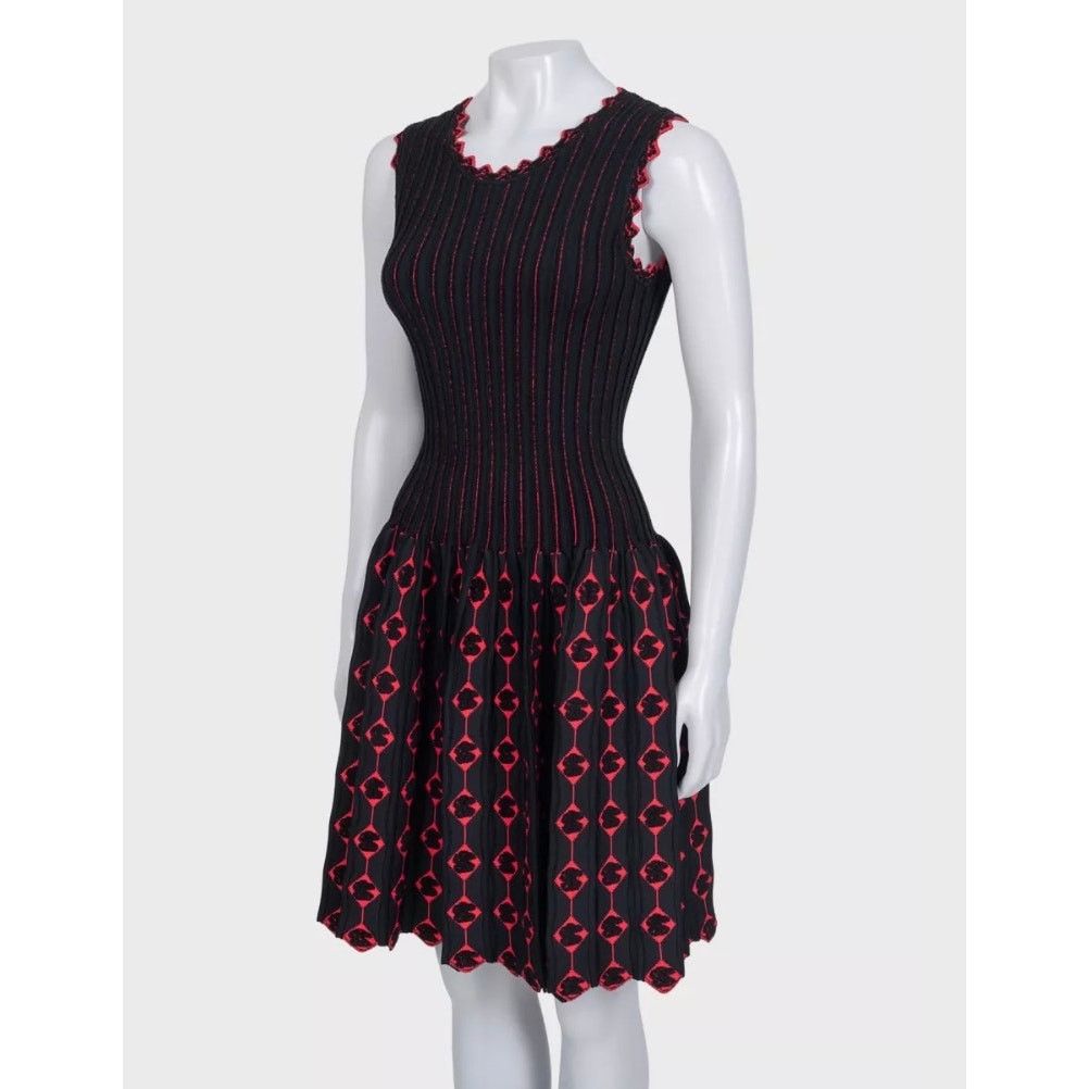 Alaia NWOT Alaïa Black Fitted Sleeveless Dress - IT38/XS Size XS / US 0-2 / IT 36-38 - 2 Thumbnail