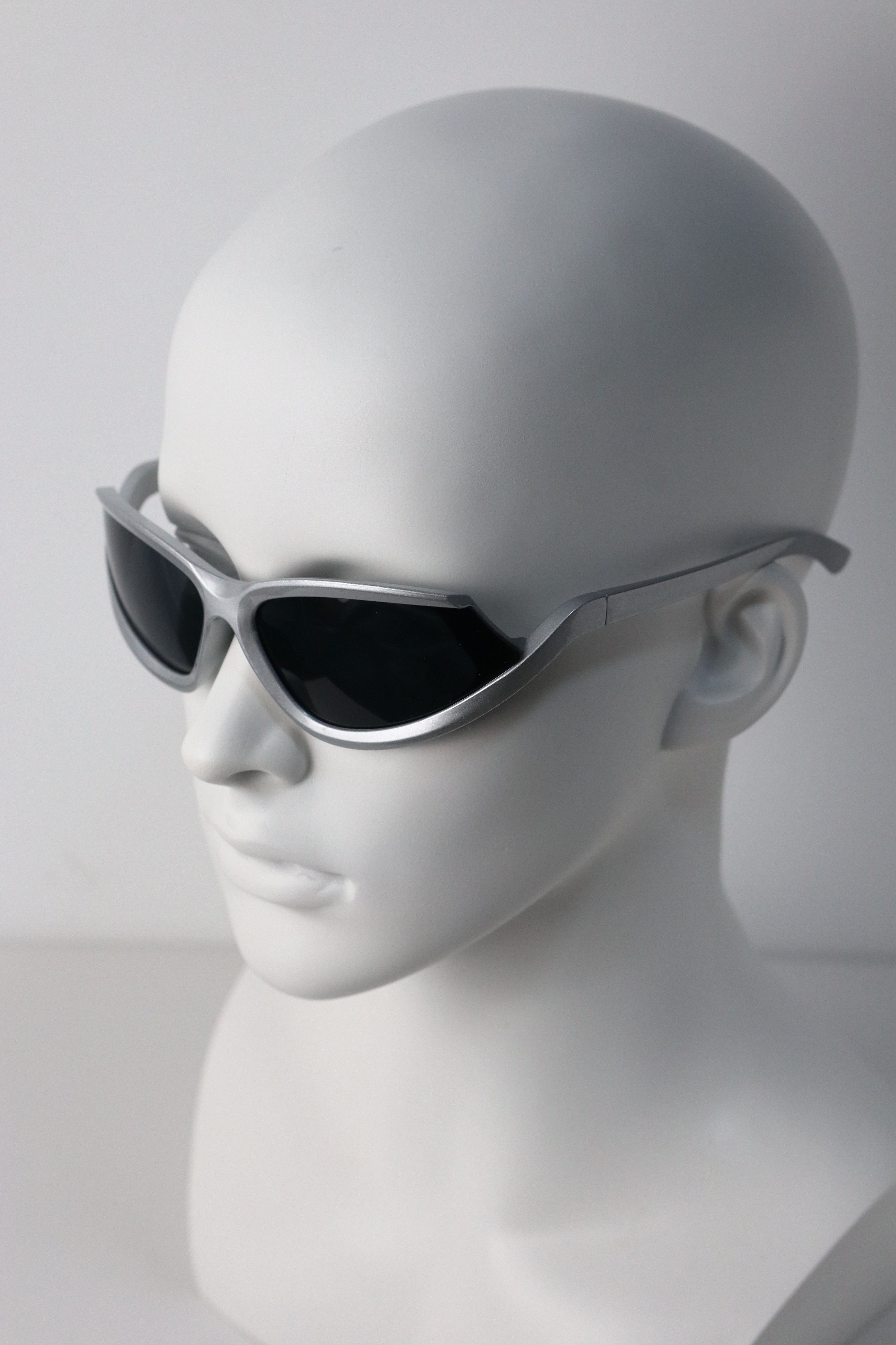 Japanese Brand Y2k Avant Garde Futuristic Silver Sunglasses Unisex OS Size ONE SIZE - 5 Thumbnail