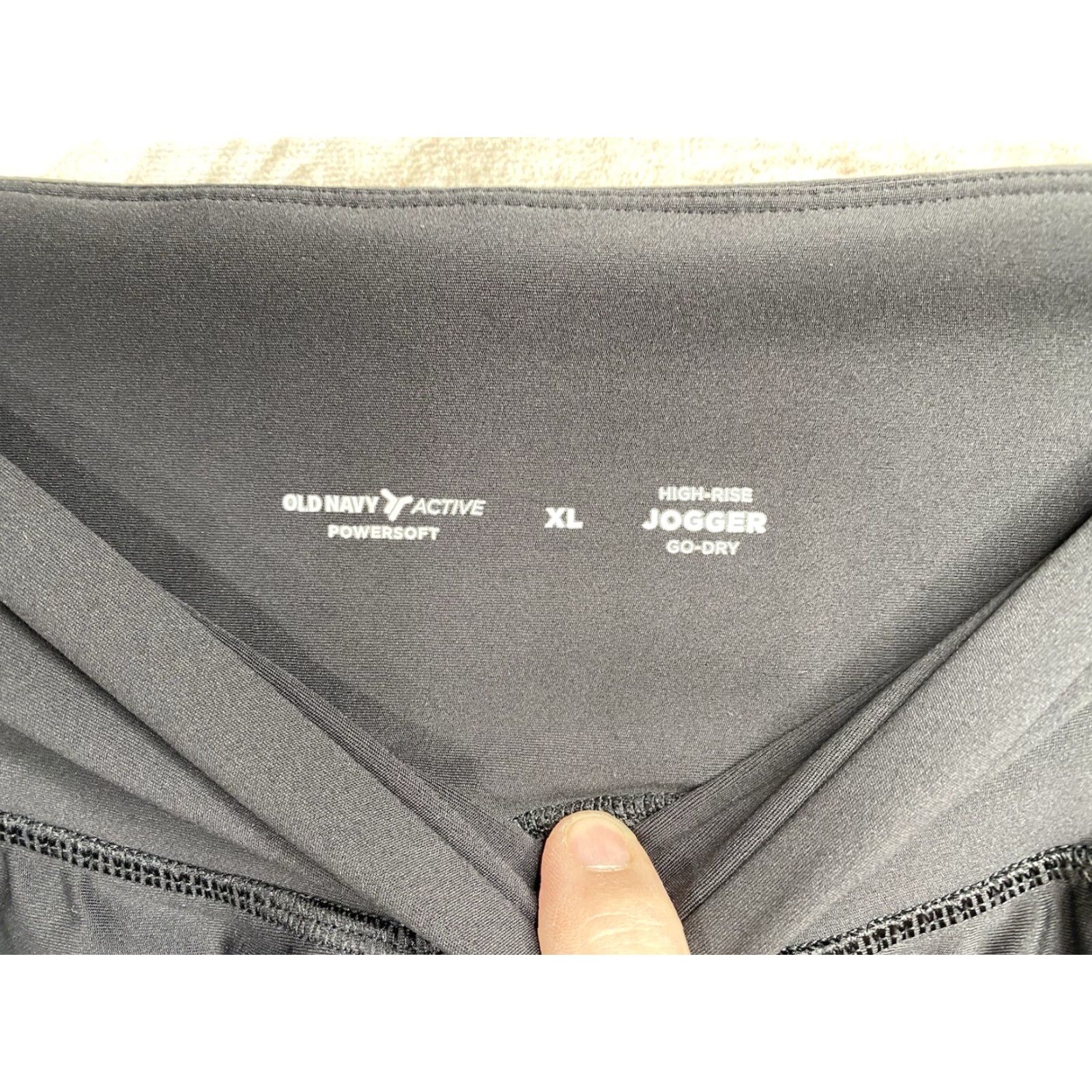 Old Navy Old Navy Active XL Hi Rise Powersoft Go-Dry Leggings Joggers Black Pockets Size 40" / US 18 - 5 Thumbnail