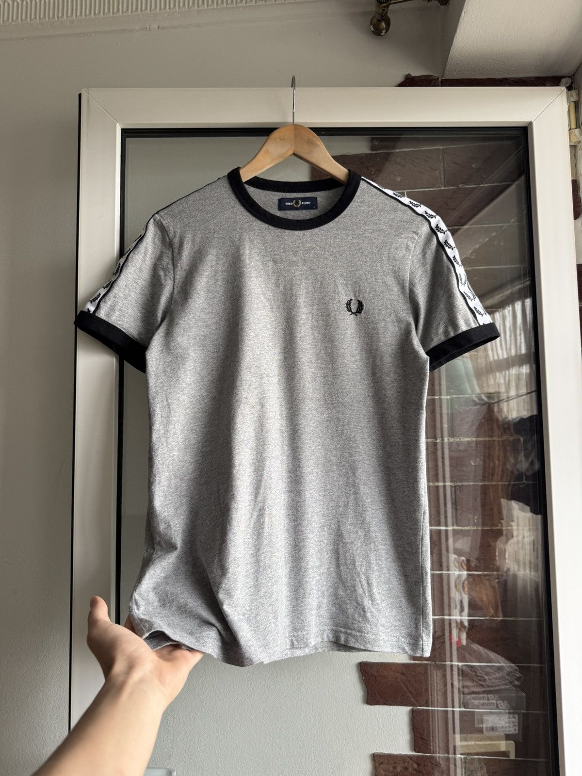 Fred Perry Fred Perry gray lampas tshirt Size US S / EU 44-46 / 1 - 4 Thumbnail