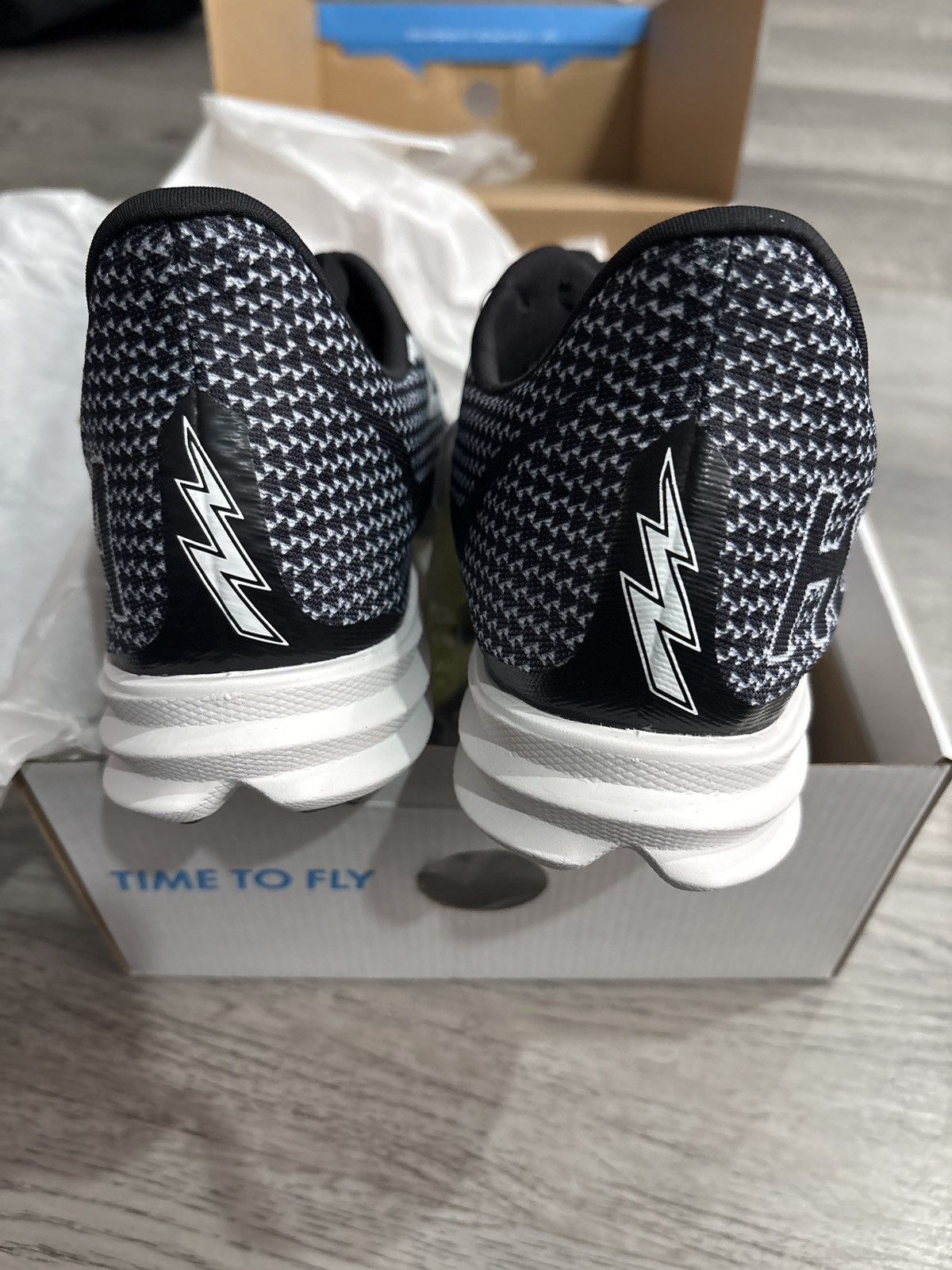 Hoka Track spike U Crescendo MD Size US 11 / EU 44 - 1 Thumbnail