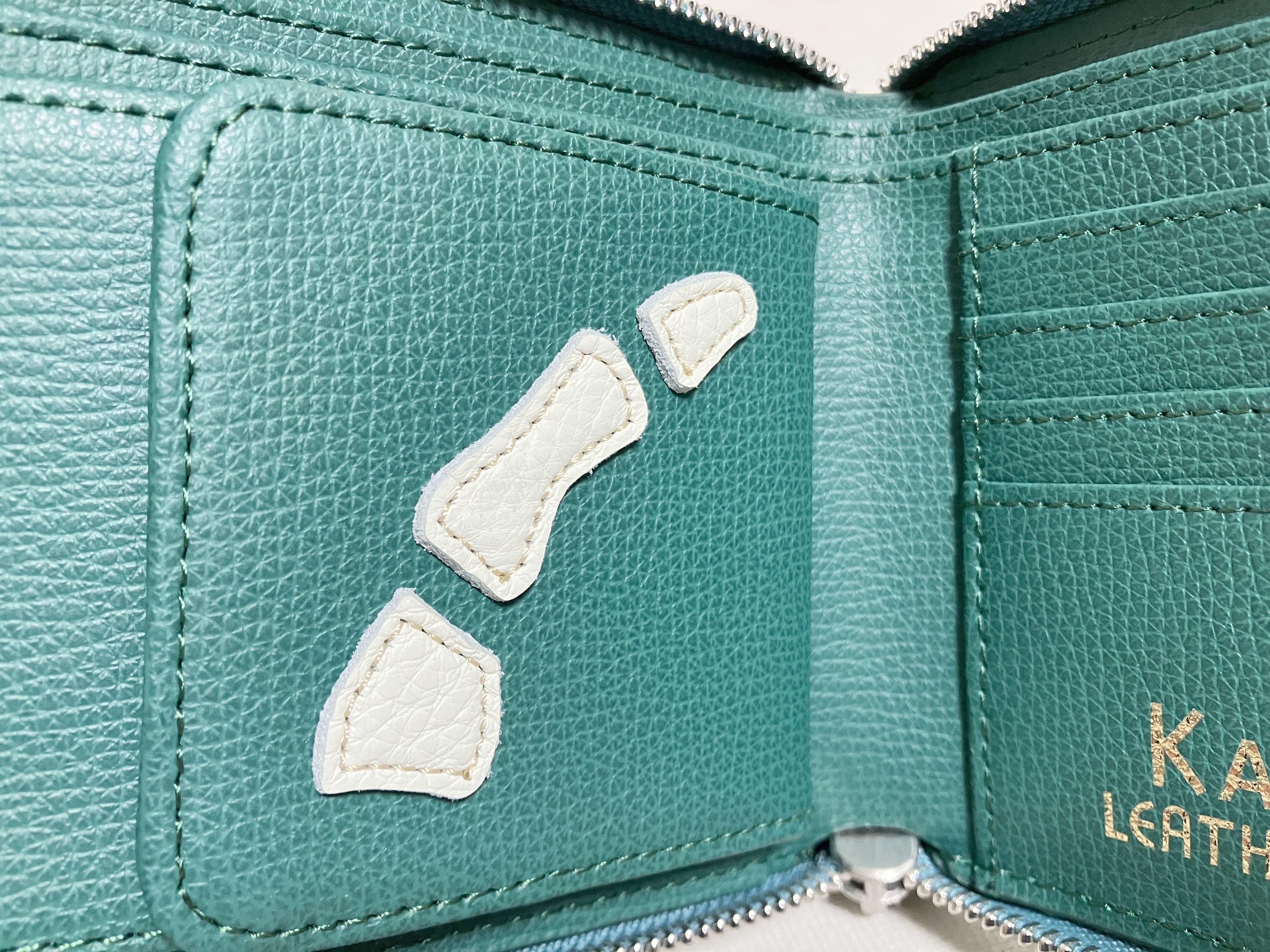 Kapital Kapital THUMBS UP BONE HAND ZIP leather wallet peacock green Size ONE SIZE - 5 Thumbnail