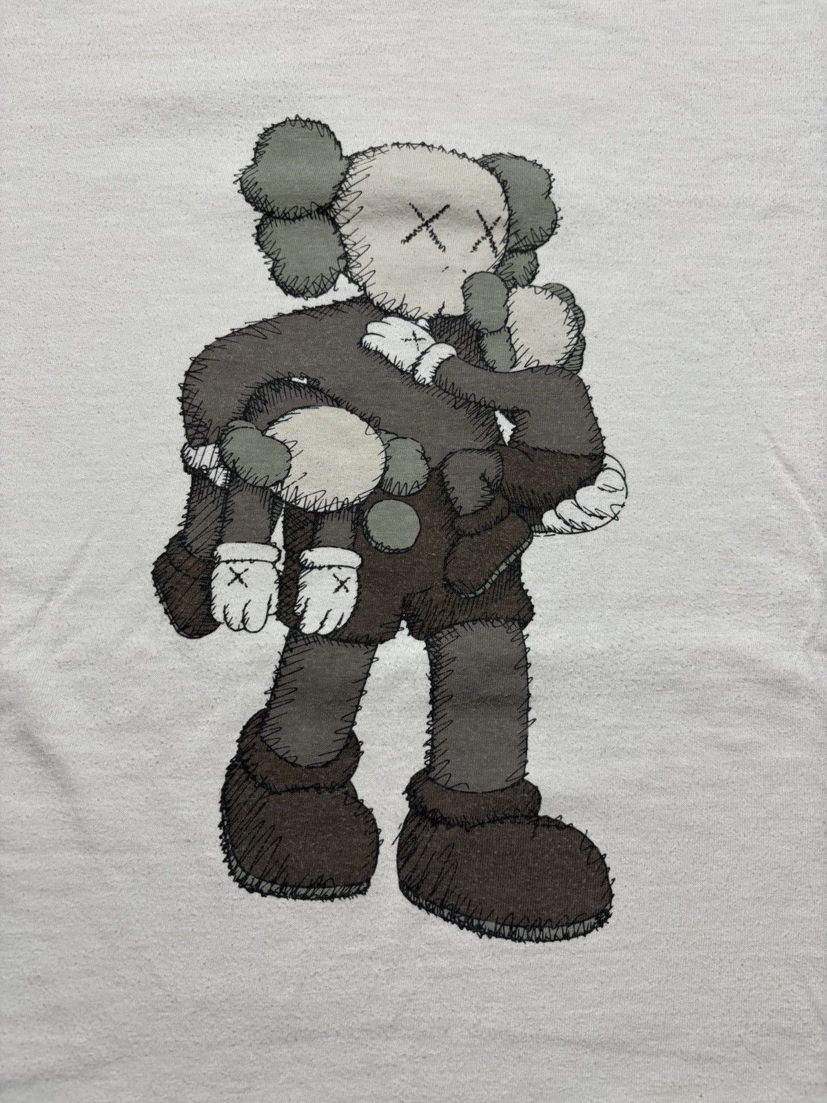 Kaws × Uniqlo Kaws Tee Size US XL / EU 56 / 4 - 2 Thumbnail