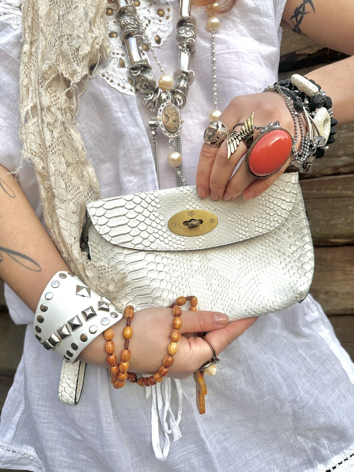 Vintage Vintage white leather cocktail clutch Size ONE SIZE - 1 Thumbnail