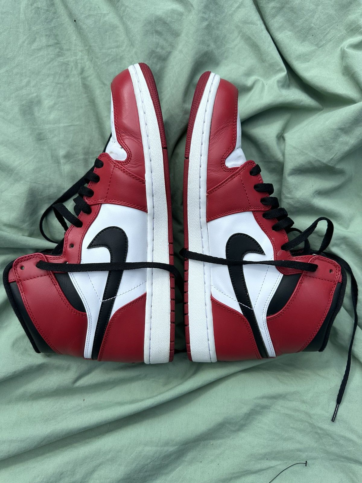 Jordan Brand Air Jordan 1 Chicago 2012 sz12 Size US 12 / EU 45 - 4 Thumbnail