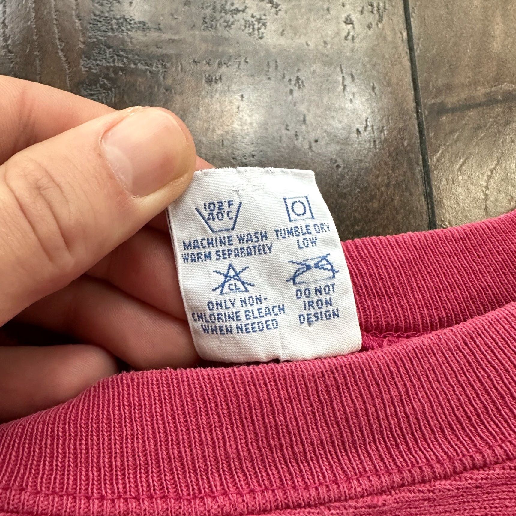Champion VINTAGE Champion 90s Pink Sweatshirt Pullover M USA Athletic Logo 70s Unisex Adults Size US M / EU 48-50 / 2 - 5 Thumbnail