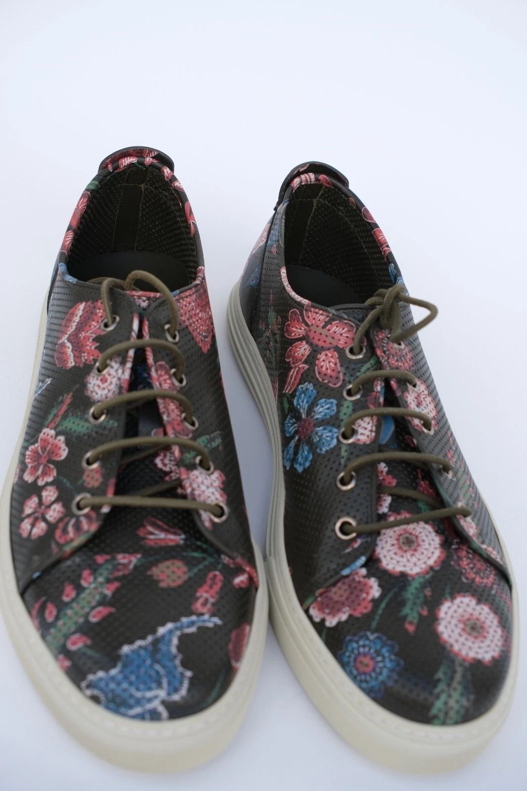 Gucci New Gucci Floral Leather Sneakers UK 9 US 10 EU 43 Size US 11.5 / IT 41.5 - 4 Thumbnail