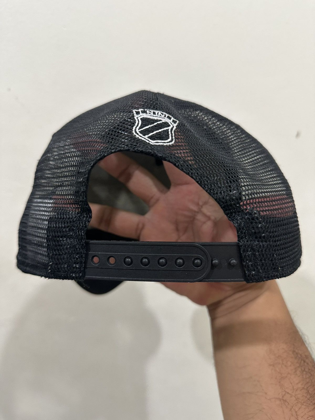 New Era × Number (N)ine Number (N)ine Black Faded Trucker Hat Size ONE SIZE - 4 Thumbnail