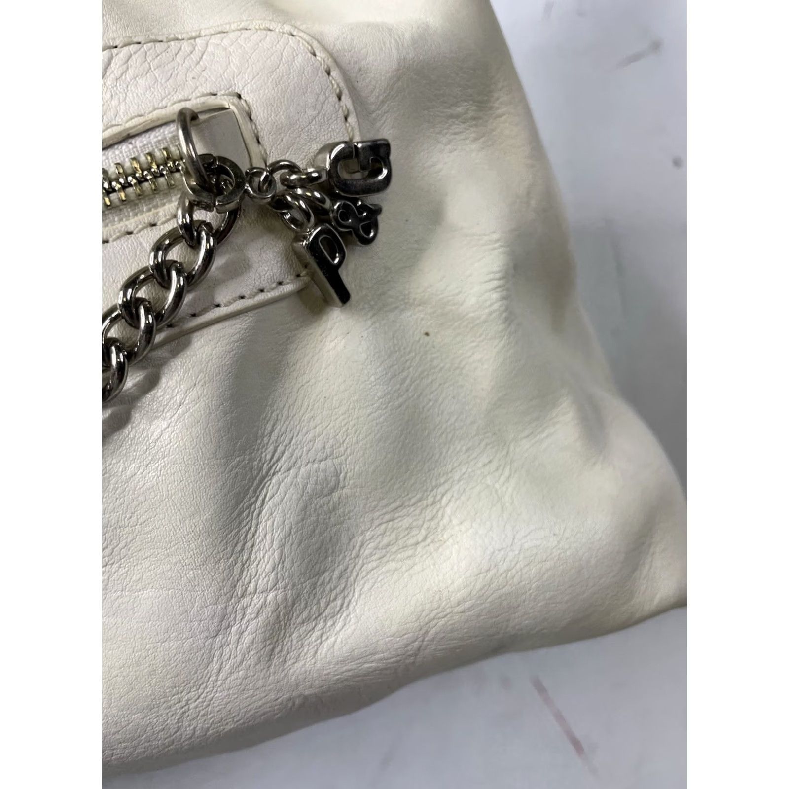Juicy Couture VINTAGE Juicy Couture Y2K Shoulder Bag White Leather Medium Women’s Mens? No Size ONE SIZE - 5 Thumbnail
