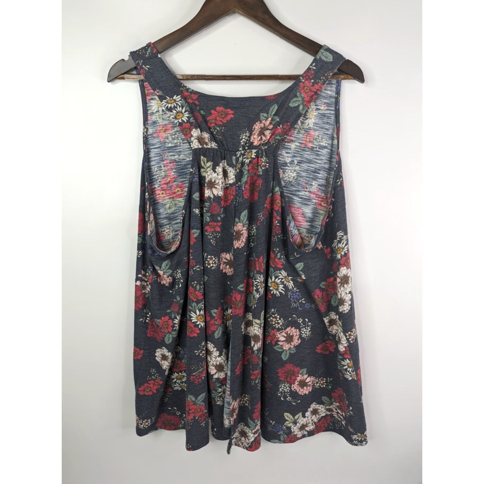 Torrid Torrid Floral Sleeveless V-Neck Blouse Tank Tunic Top Slit Back Multicolor 2 Plus Size Womens Size XS / US 0-2 / IT 36-38 - 2 Thumbnail