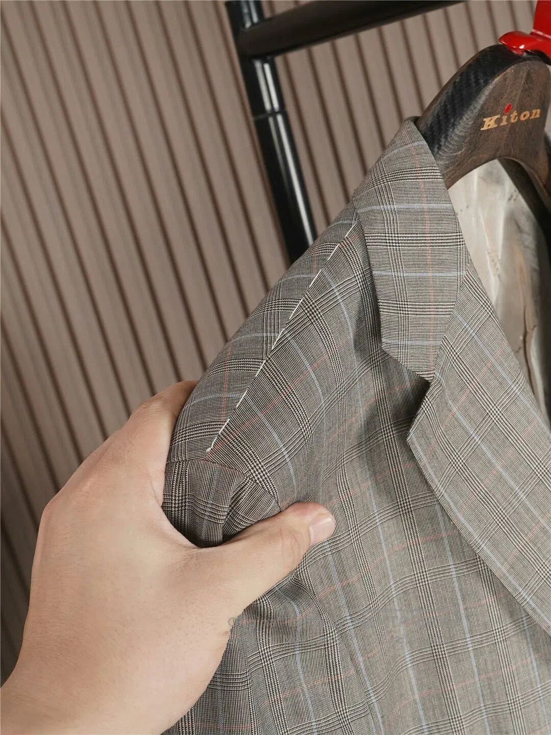 Kiton Kiton Cashmere Suit Jacket for Sale. Size US M / EU 48-50 / 2 - 4 Thumbnail