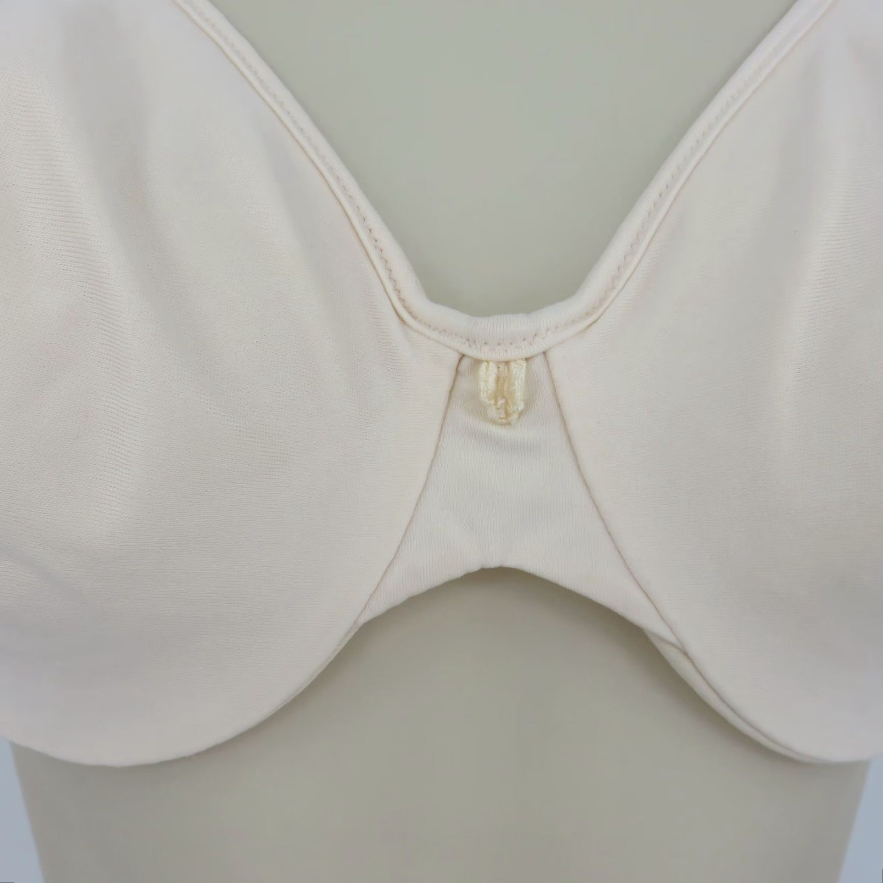 Vintage Bali Bra 36B Cream Solid Underwire Unlined Style 3383 Passion for Comfort Women Size ONE SIZE - 3 Thumbnail
