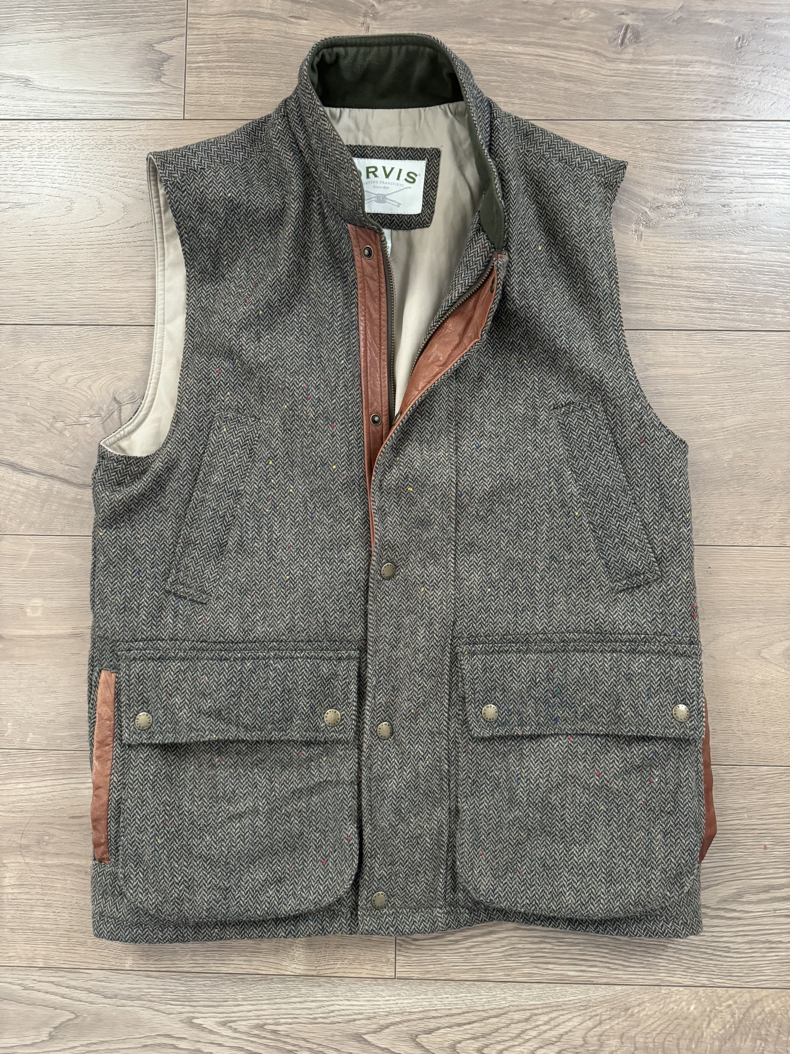 image of Vintage Orvis Tweed Snap Button Zipper Leather Men's Vest M in Herringbone Tweed (Size Medium)