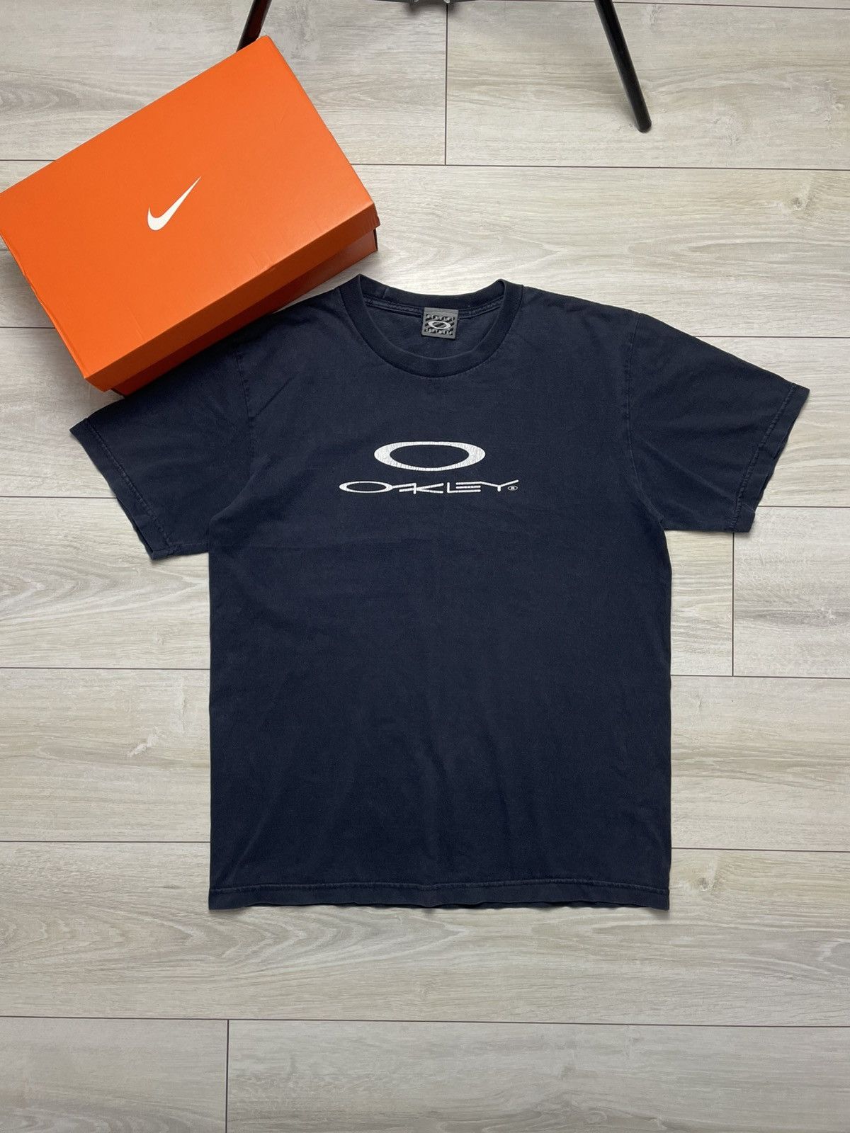 Oakley × Streetwear × Vintage Vintage Oakley Tee - Worn