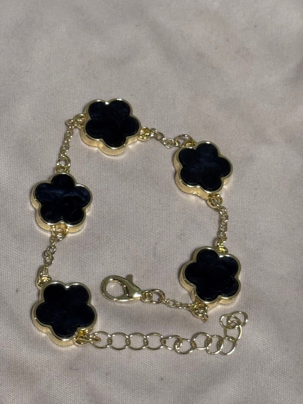 The Unbranded Brand Women’s Flower/Clover Bracelet Van Cleef Style- Black Size ONE SIZE - 1 Thumbnail