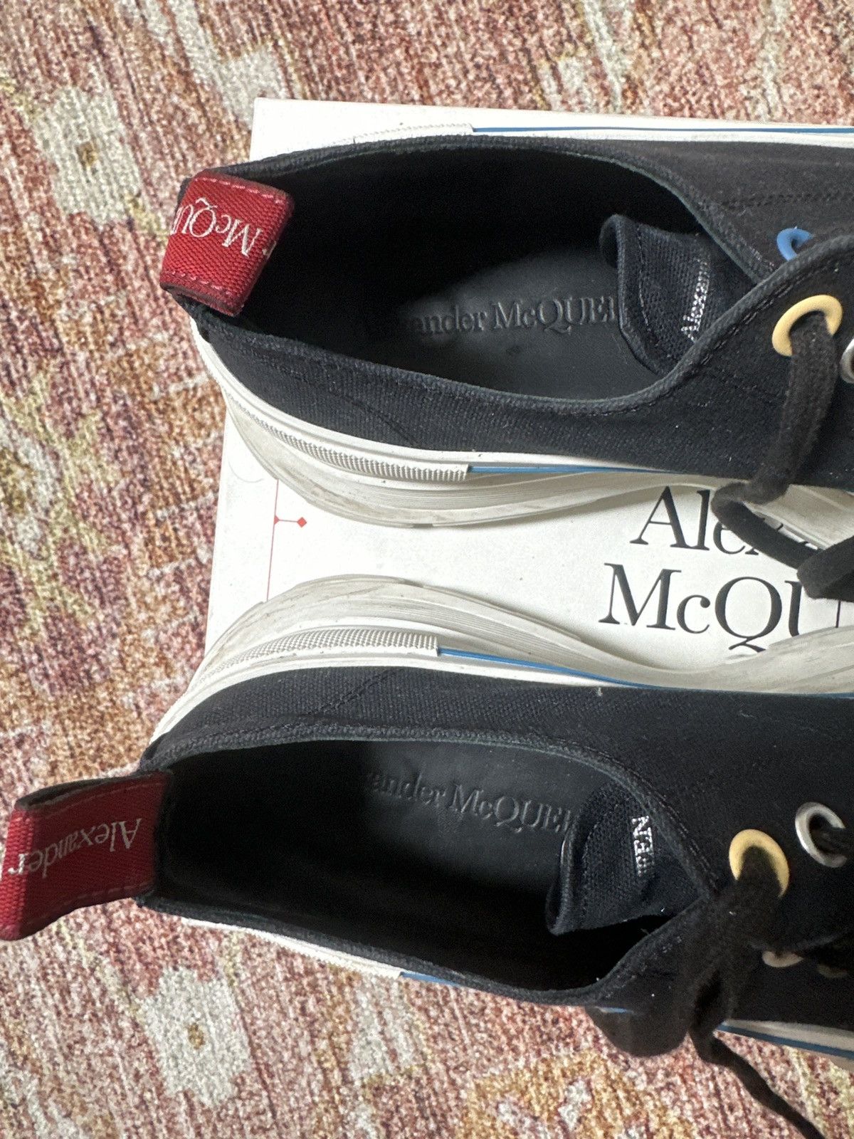 Alexander McQueen Men Alexander McQueen White Black Blue Tread Slick Sneaker Size US 11 / EU 44 - 11 Thumbnail