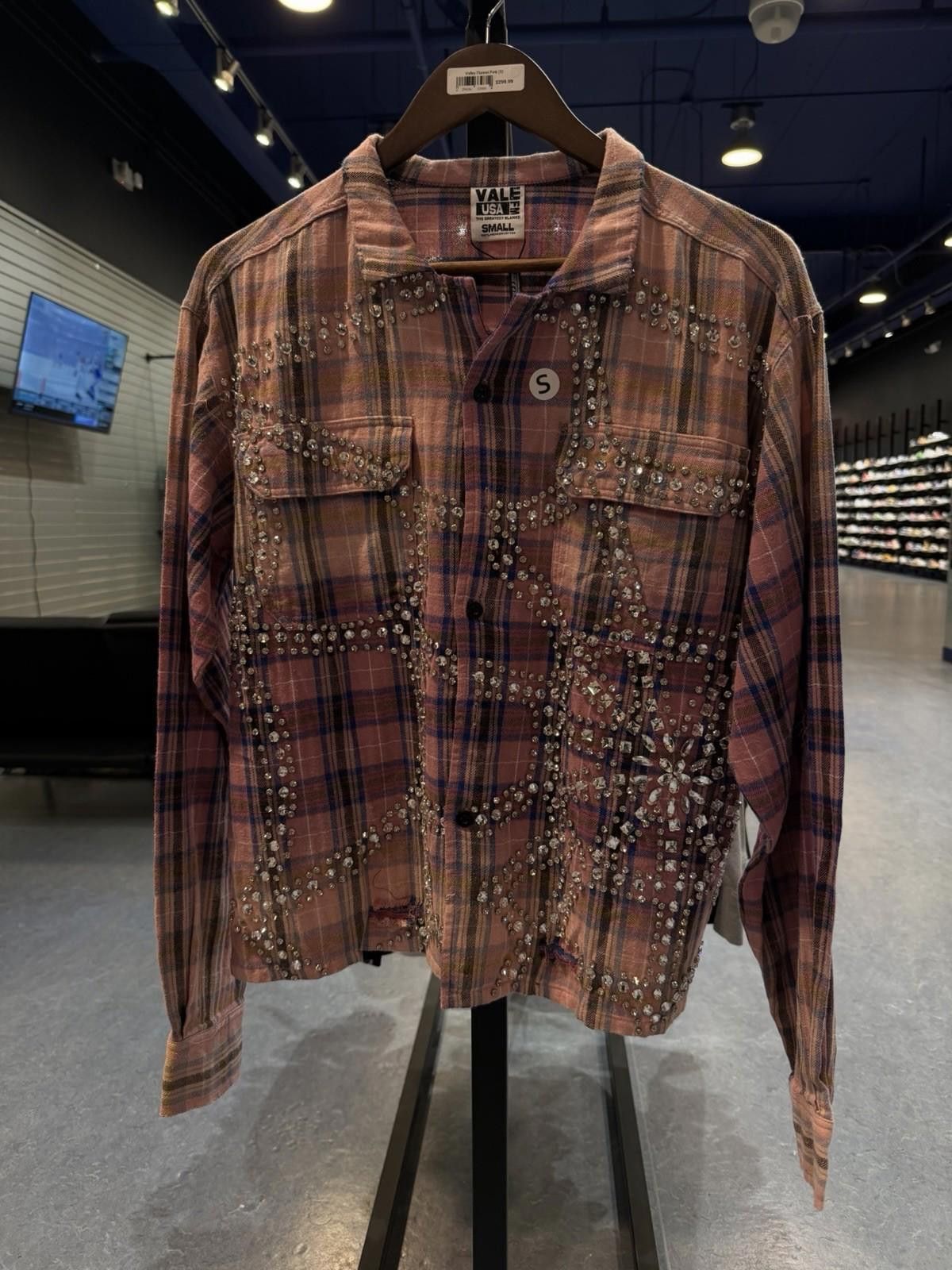 Vale Valley Dreams Crystal Stone Flannel (Small) Brand New Pink Size US S / EU 44-46 / 1 - 2 Thumbnail