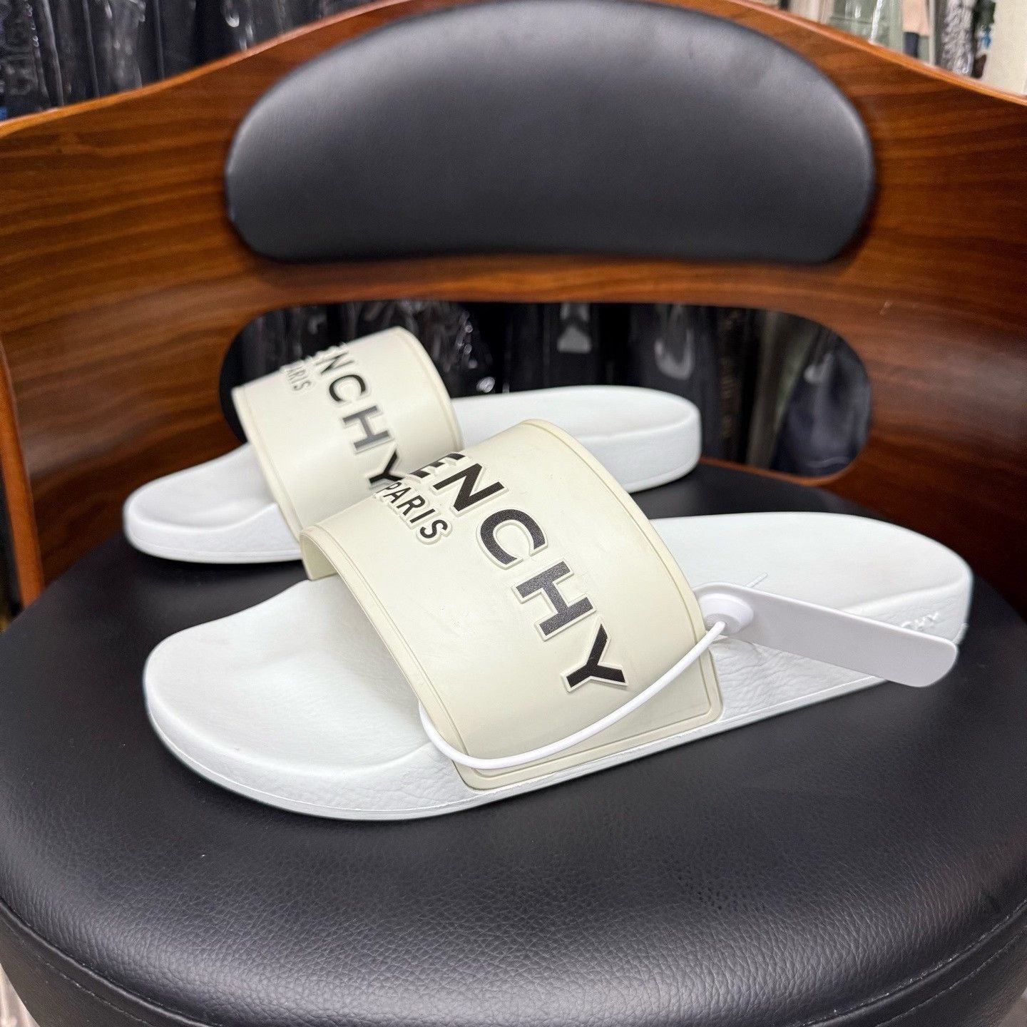 Givenchy Givenchy Retro White Sandals 43 Men Size US 10 / EU 43 - 1 Thumbnail
