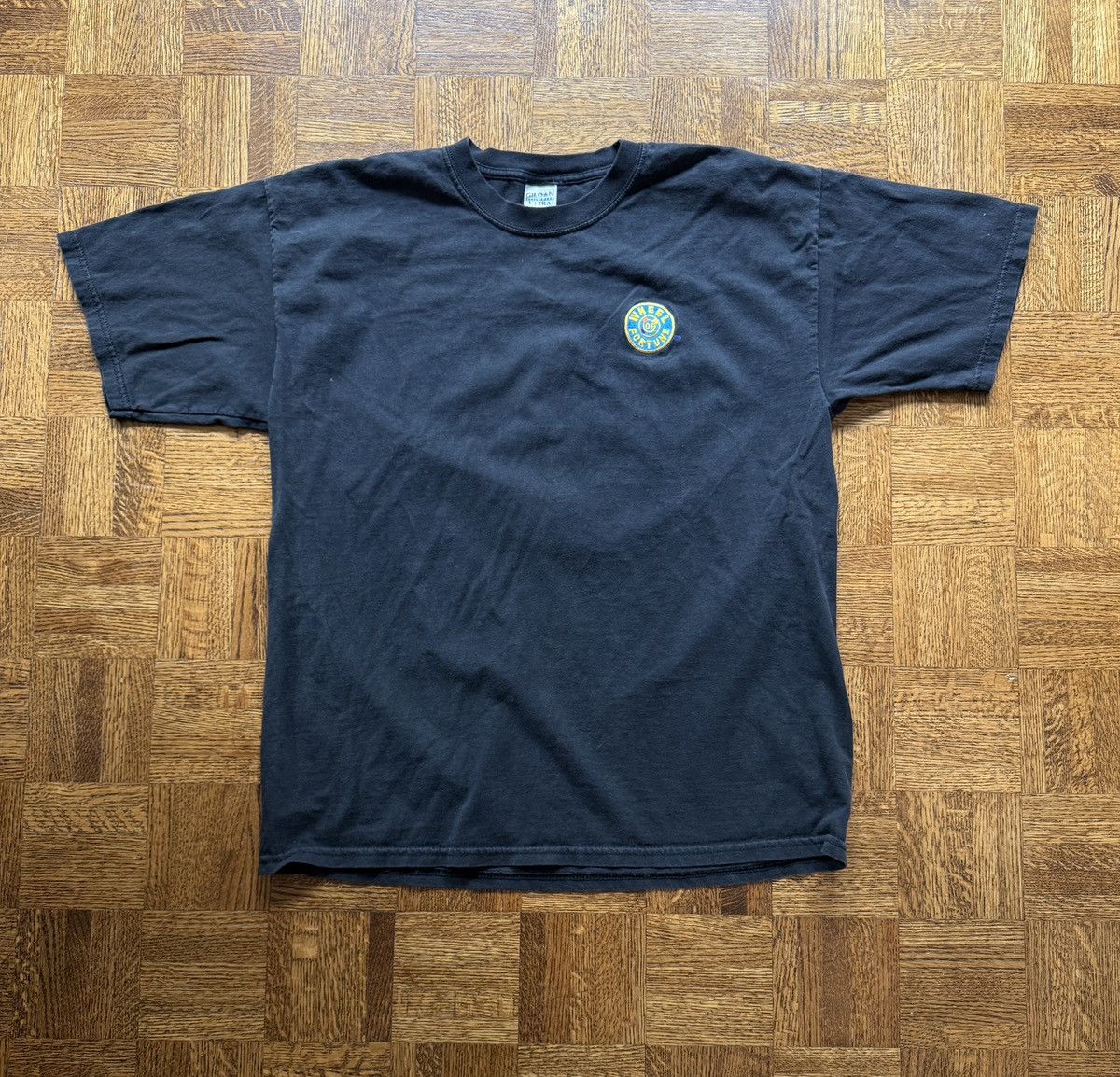 Vintage Vintage Y2K Wheel of Fortune Embroidered Promo Graphic Tee Size US XL / EU 56 / 4 - 2 Thumbnail