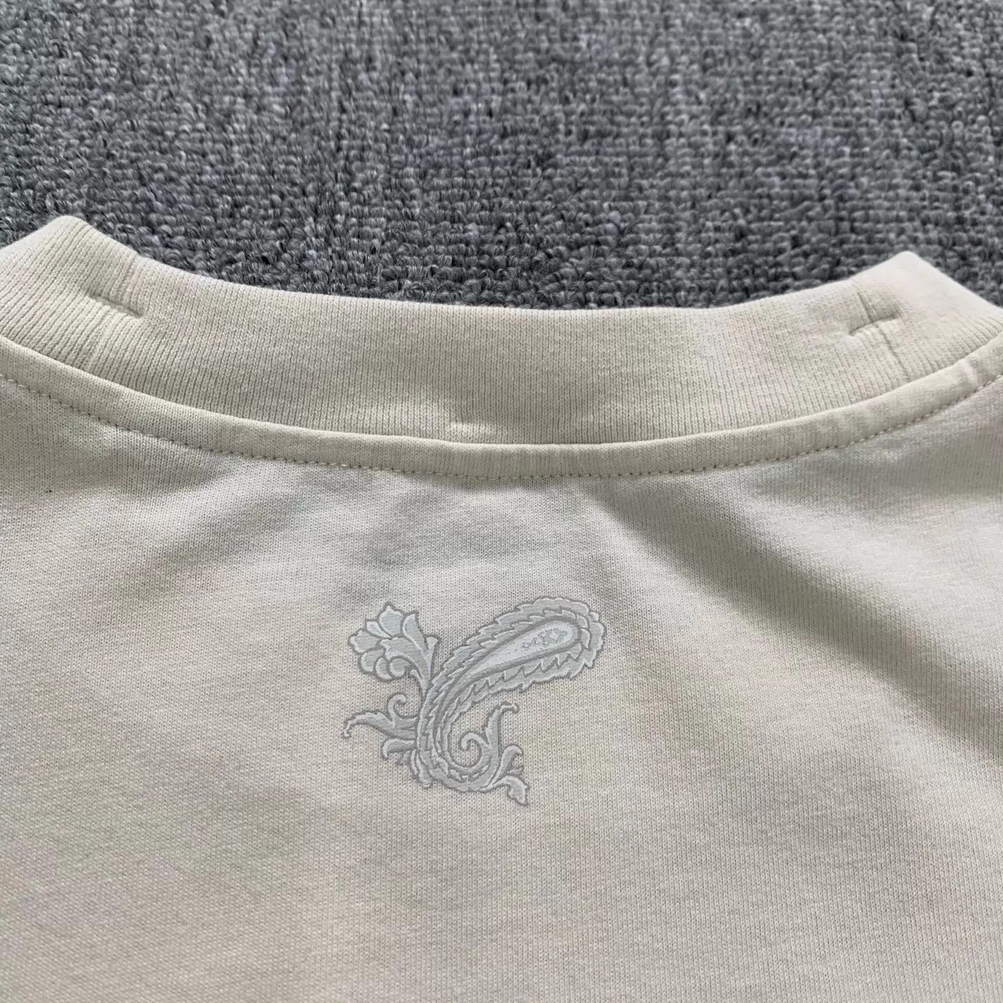 Burberry Burberry Cream Embroidered Logo SS Tee L 95 New Size US L / EU 52-54 / 3 - 7 Thumbnail